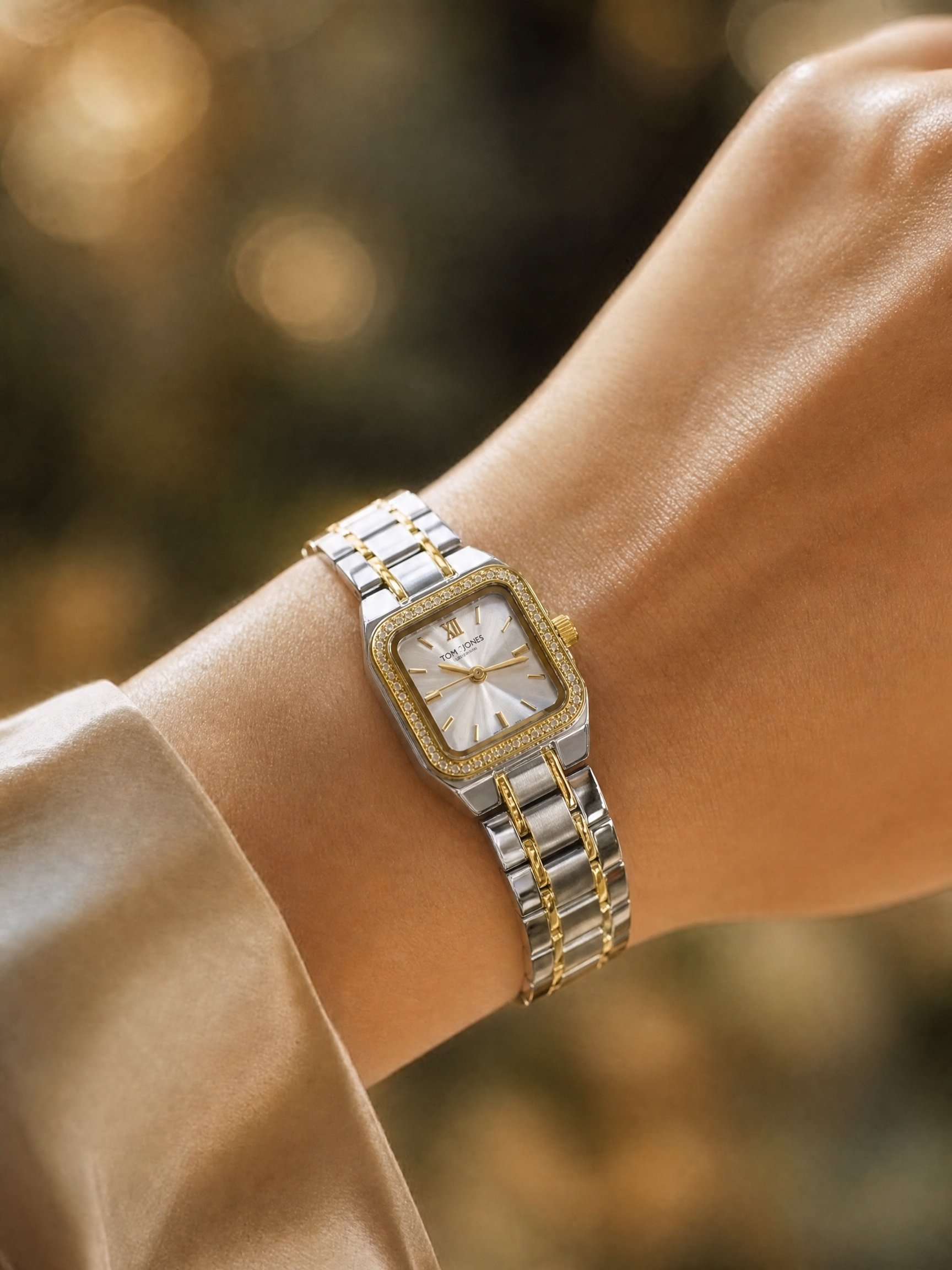 KADIN KOL SAATİ