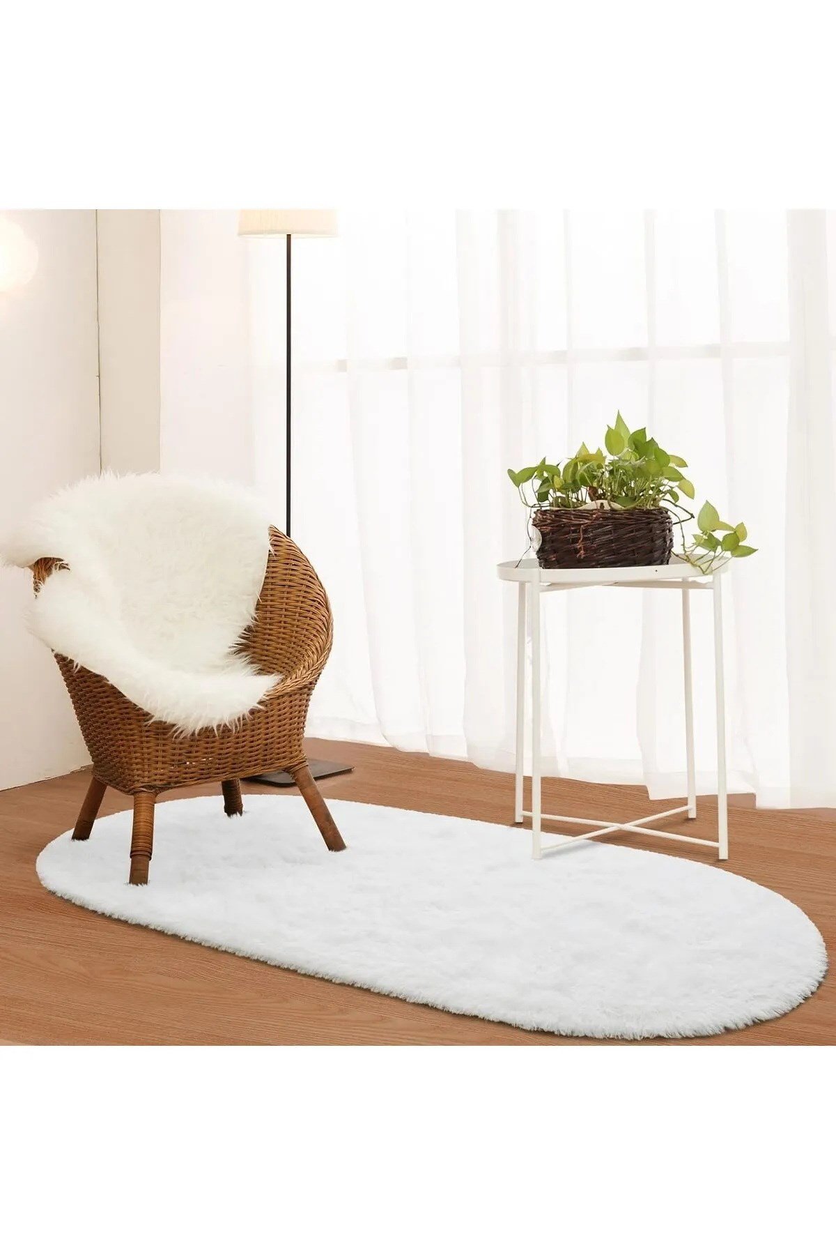 Beyaz Oval Peluş Post Halı Yolluk Yumuşak Tüylü Puffy Kaymaz Taban Dekoratif Yıkanabilir Modern
