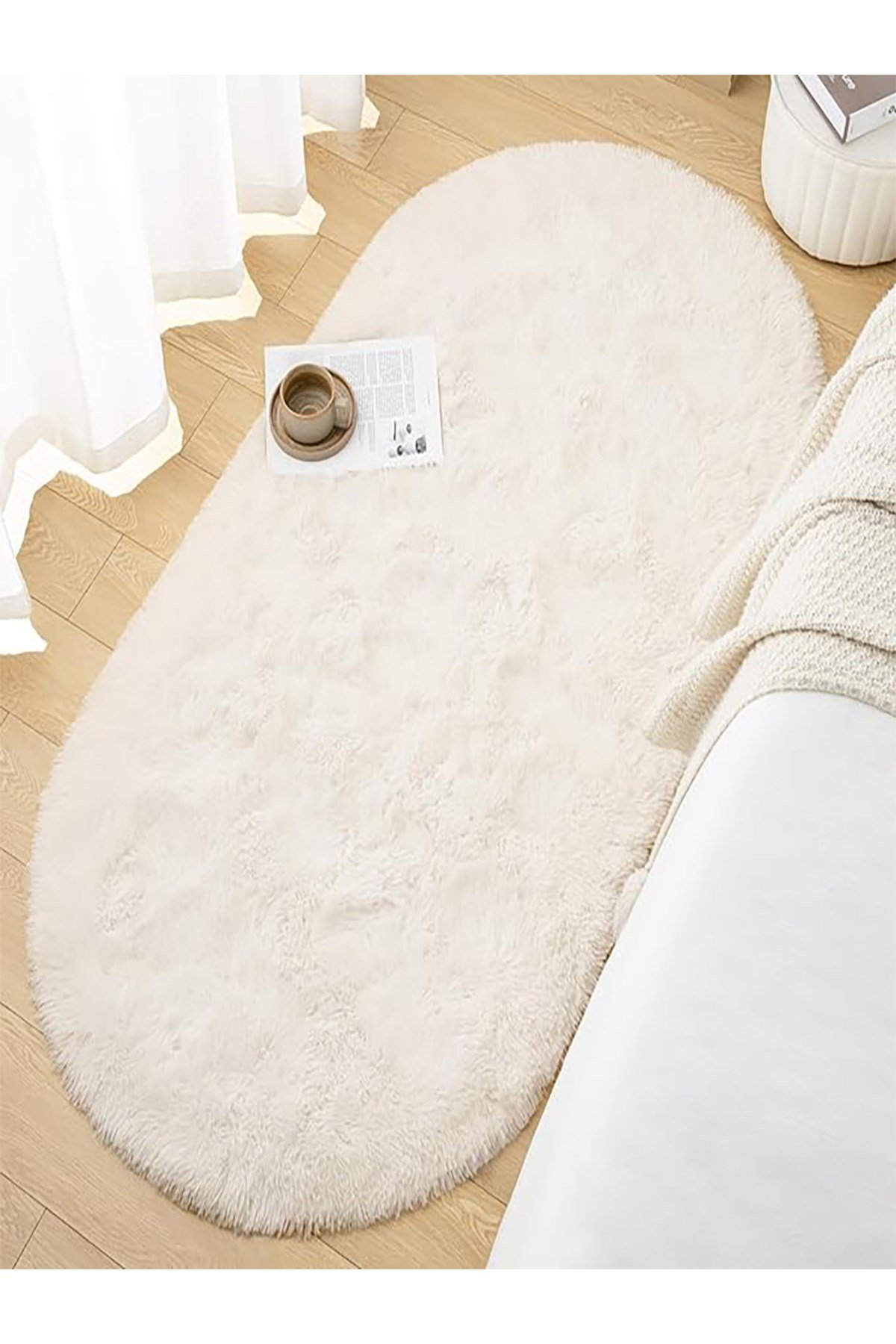 Krem Oval Peluş Post Halı Yolluk Yumuşak Tüylü Puffy Kaymaz Taban Dekoratif Yıkanabilir Modern