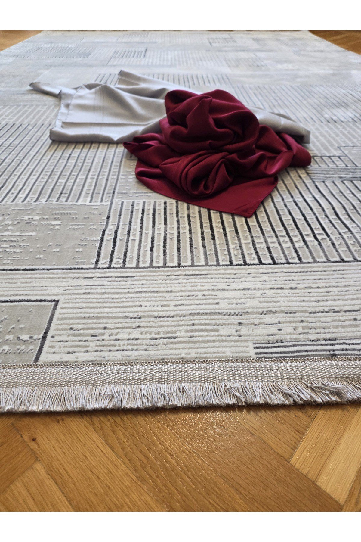 Oslo Gri Premium Bambu Kadife İnce Sık Dokuma Özel Kesim Salon Koridor Halısı
