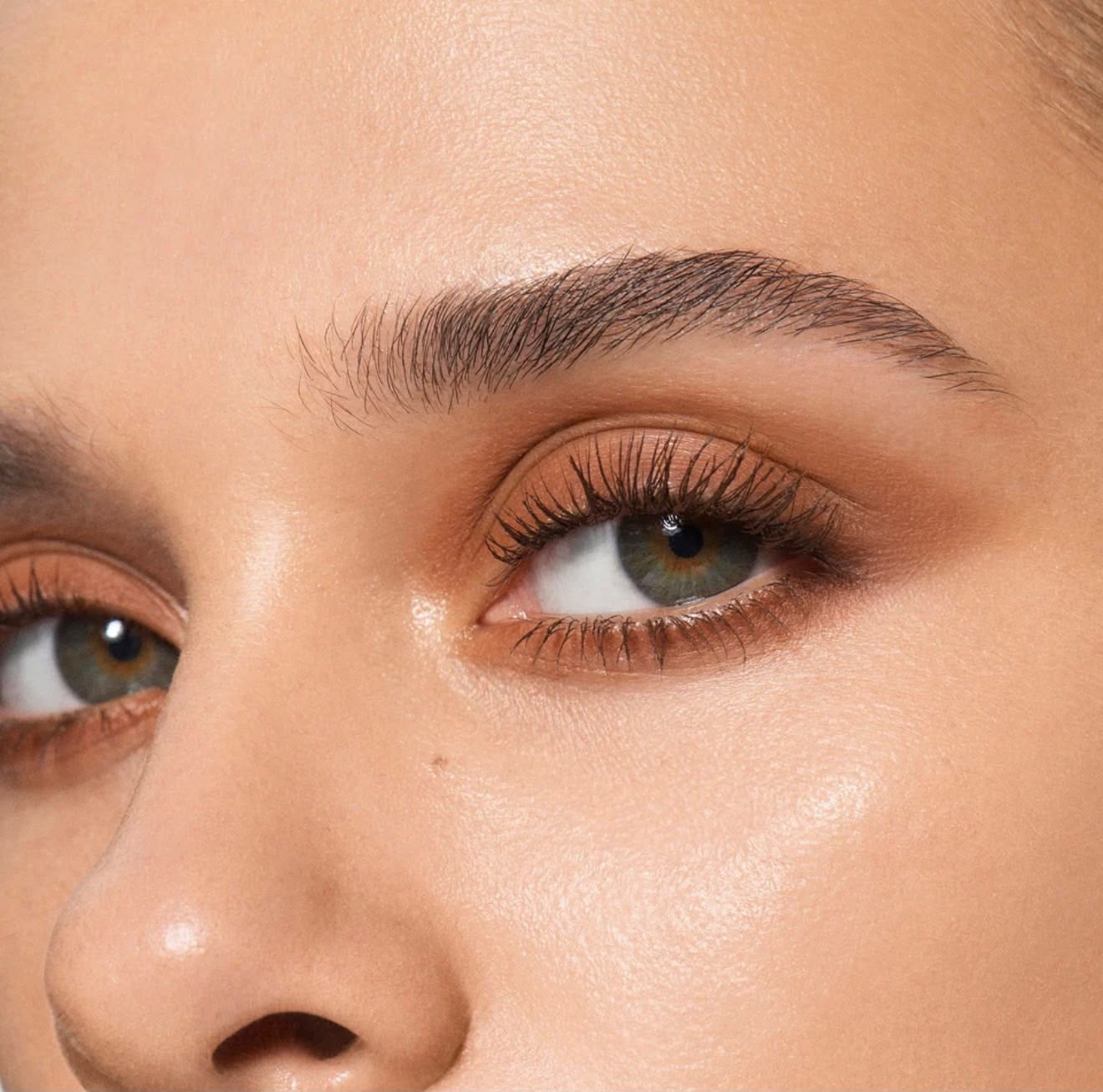 Eye Wardrobe Multi-Finish Eyeshadow Palette