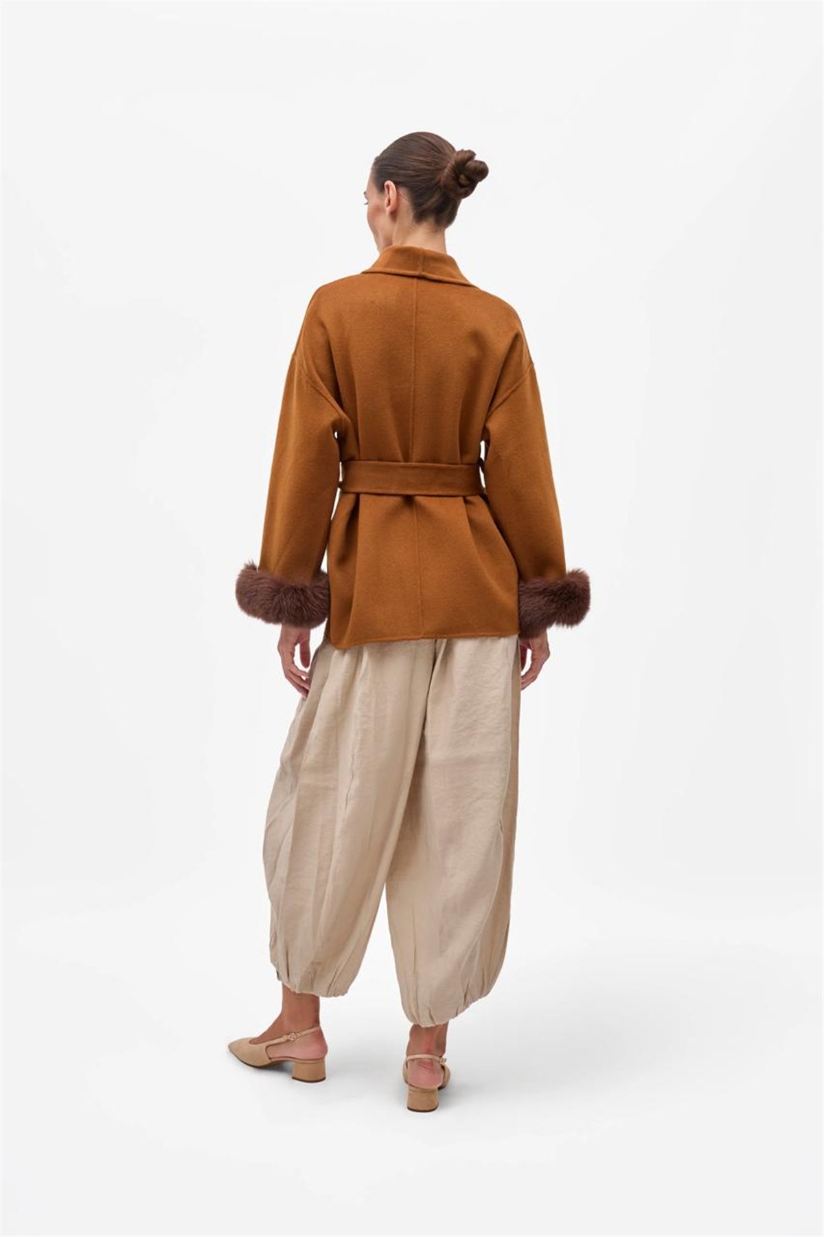 THE CHELSEA FUR CUFF SHORT COAT - TAN