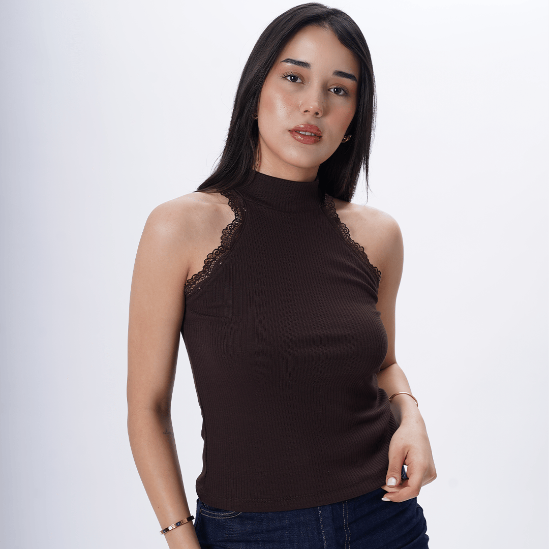 DİK YAKA DANTEL DETAY BLUZ