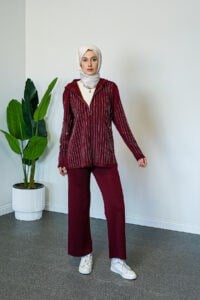 SHENAY Ivory Grace Tesettür Kombin Spor Şık Kapüşonlu Çizgi Detaylı Yeni Sezon - Bordo