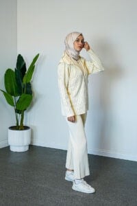 SHENAY Ivory Grace Tesettür Kombin Spor Şık Kapüşonlu Çizgi Detaylı Yeni Sezon - Krem