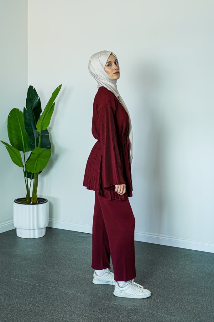SHENAY Soft Harmony Tesettür İkili Takım V Yaka Kuşaklı 4 Mevsim Rahat Kalıp - Bordo