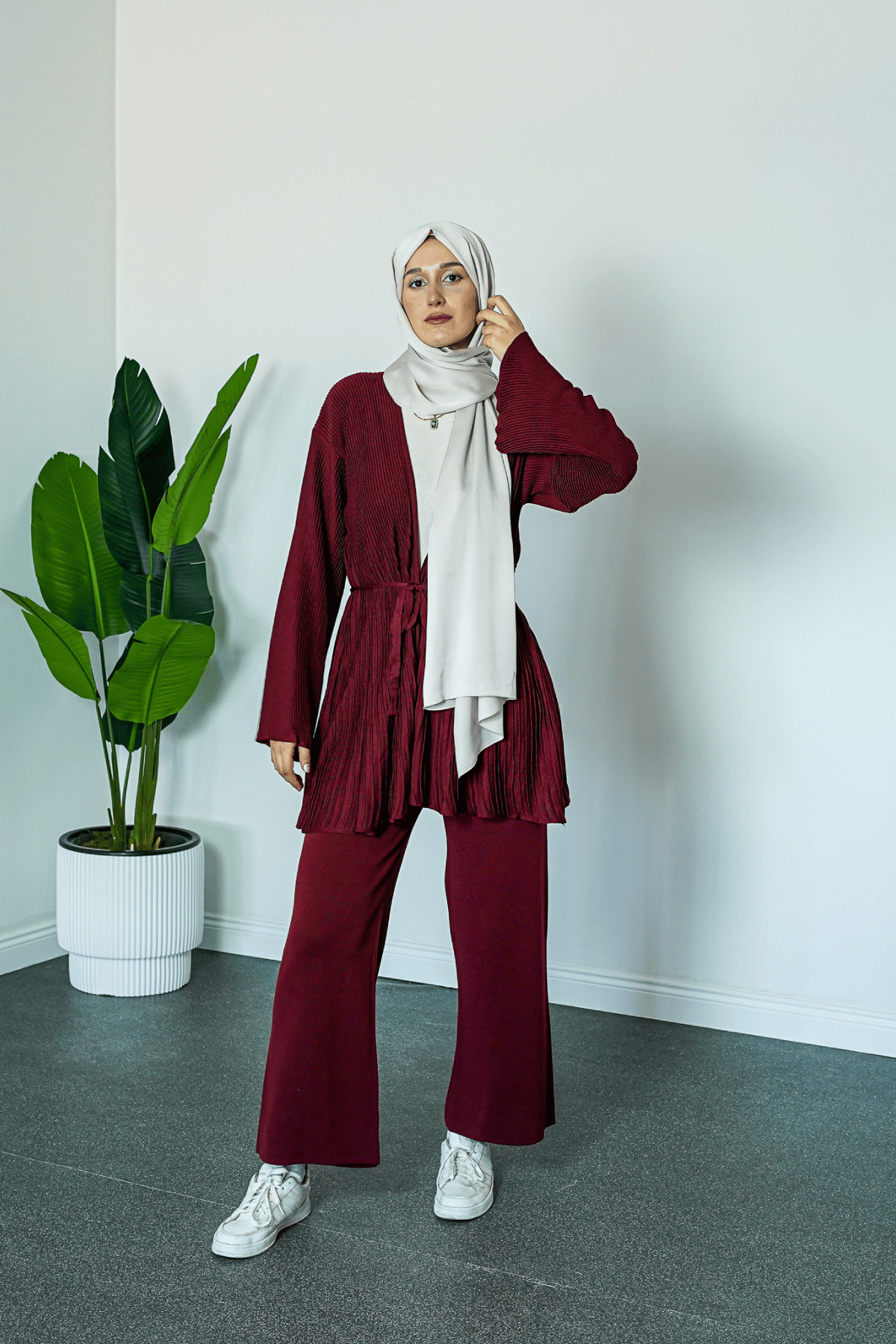 SHENAY Soft Harmony Tesettür İkili Takım V Yaka Kuşaklı 4 Mevsim Rahat Kalıp - Bordo
