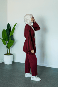 SHENAY Soft Harmony Tesettür İkili Takım V Yaka Kuşaklı 4 Mevsim Rahat Kalıp - Bordo