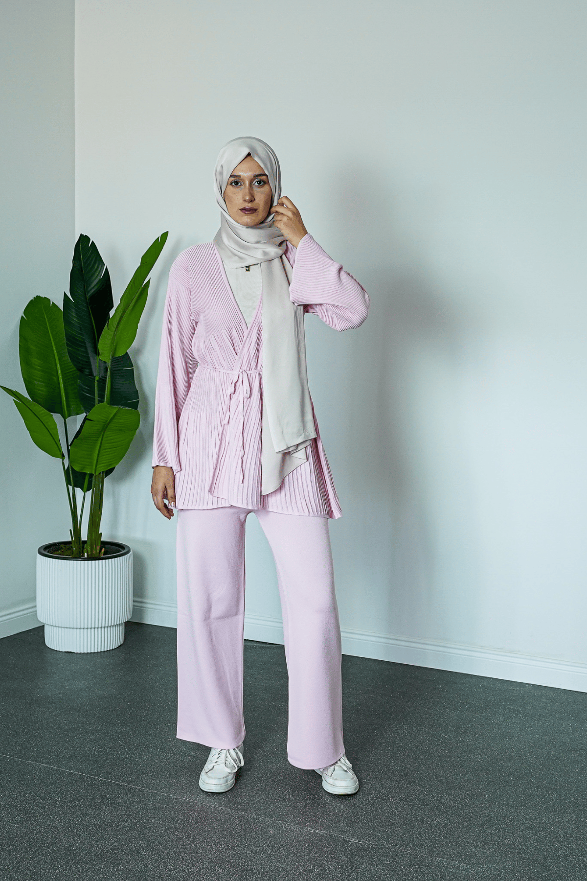 SHENAY Soft Harmony Tesettür İkili Takım V Yaka Kuşaklı 4 Mevsim Rahat Kalıp - Pembe