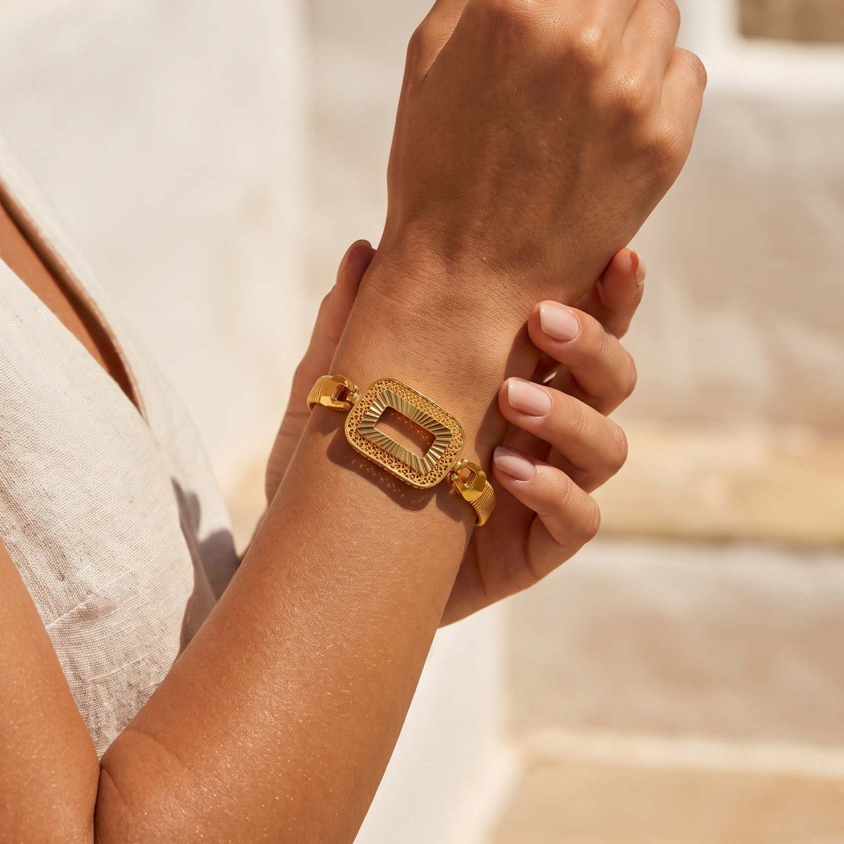 Altın Kaplama İtalyan Model Taşsız Gram Çerçeve Bileklik BLK-1357