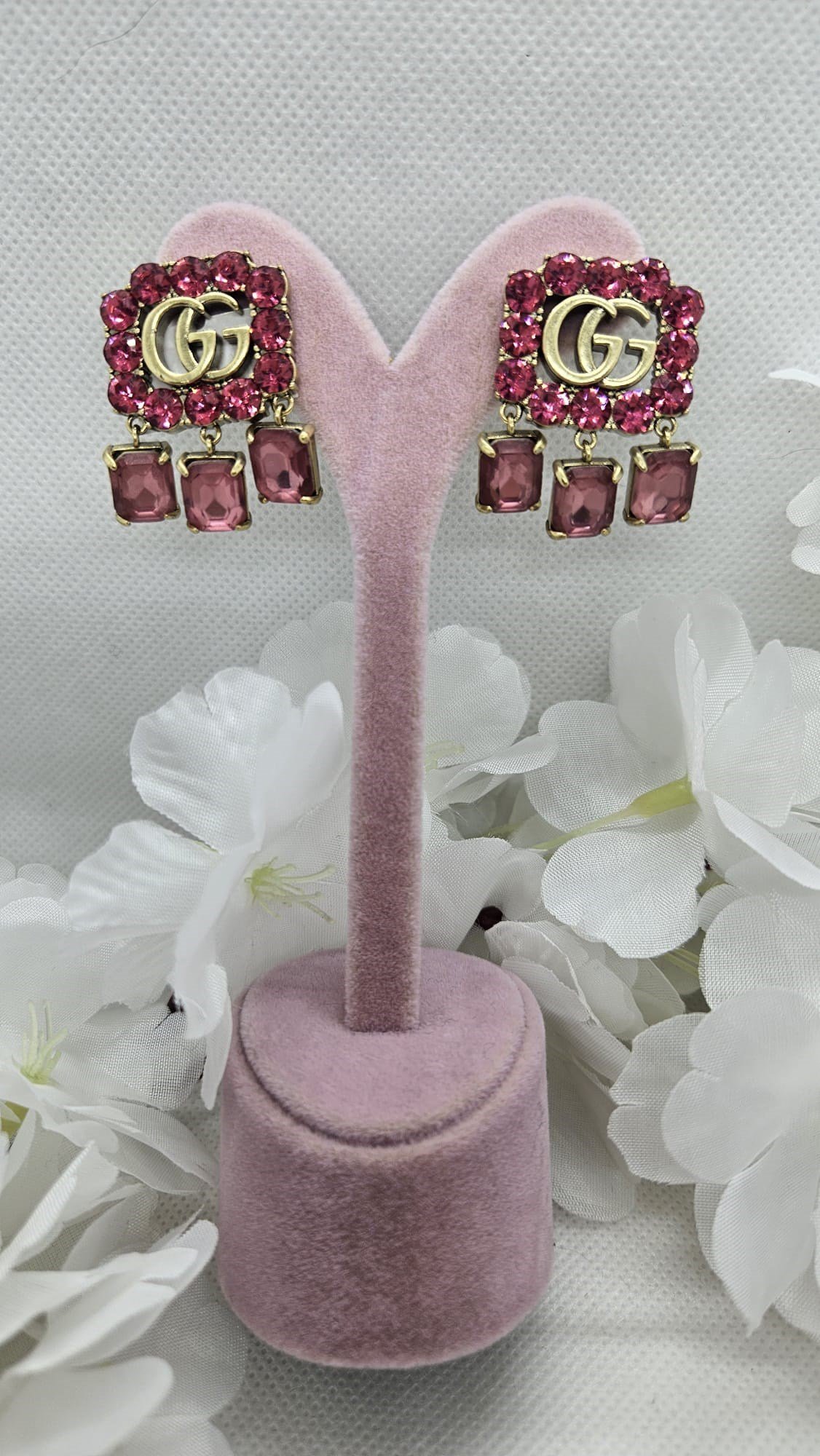Gold Pembe Taşlı Çiçek GG Marka  İğnesi Gümüş Küpe
