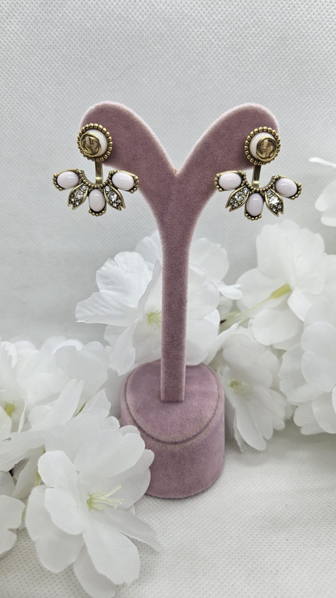 Gold Pembe Taşlı GG Marka İgnesi Gümüş  Küpe