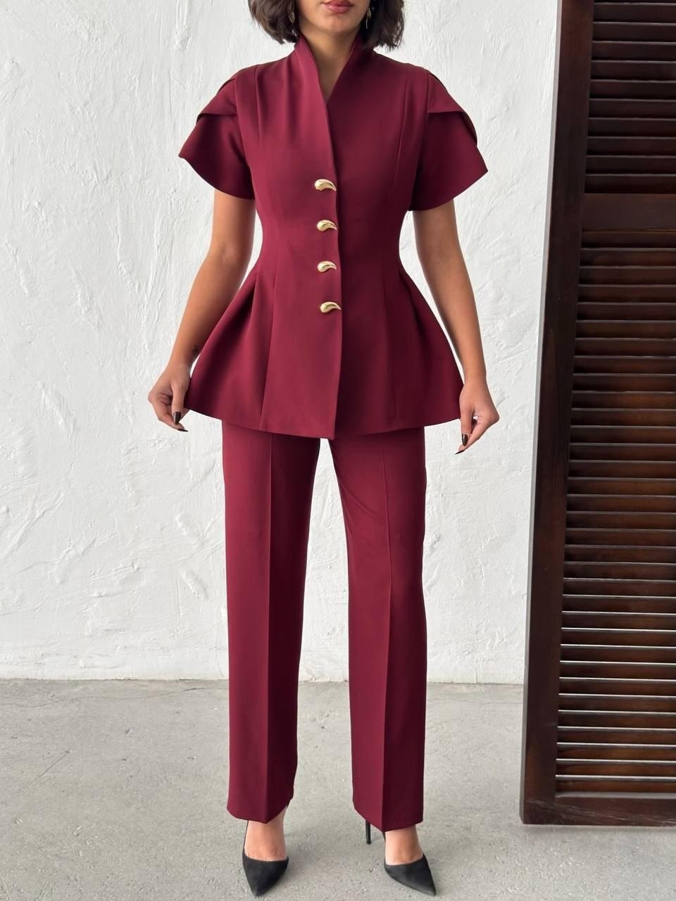 Gold Düğme Detaylı Peplum Kesim Şık Kadın Takım