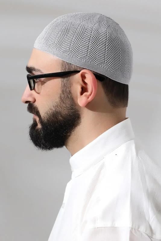 Açık Gri Safir Dantel Detaylı Örme Namaz Takkesi