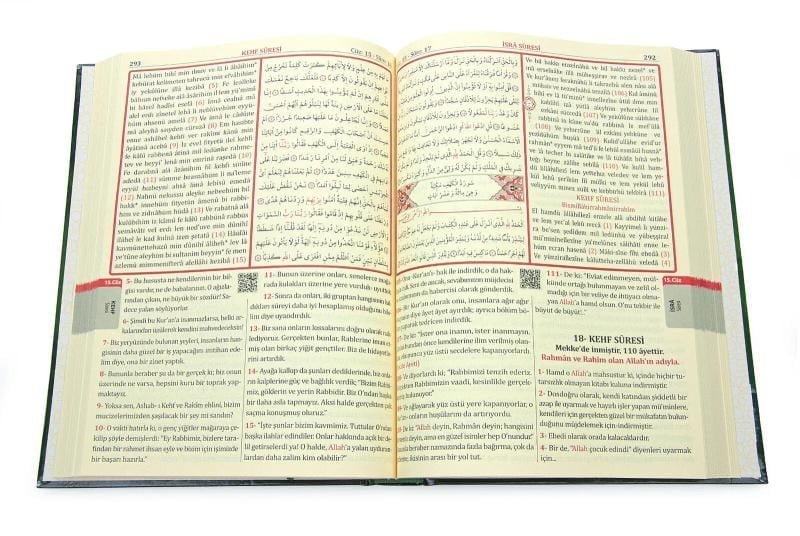 Arapça Türkçe Okunuşlu ve Mealli Kuranı Kerim - Üçlü Kuran - Rahle Boy - Yeşil Renk - Merve Yayınları