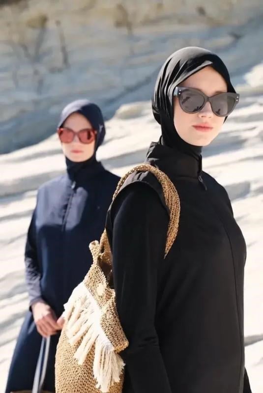 Haşema Tam Boy Siyah Jileli 4 Parça Tam Kapalı Tesettür Mayo Takımı H-6021-23