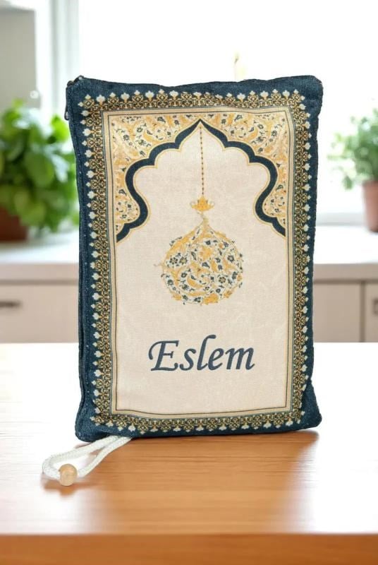 Nakış İşlemeli İsimli Kadife İpek Dokulu Mihrap Desenli Keseli İnci Tesbihli Seccade Sarı