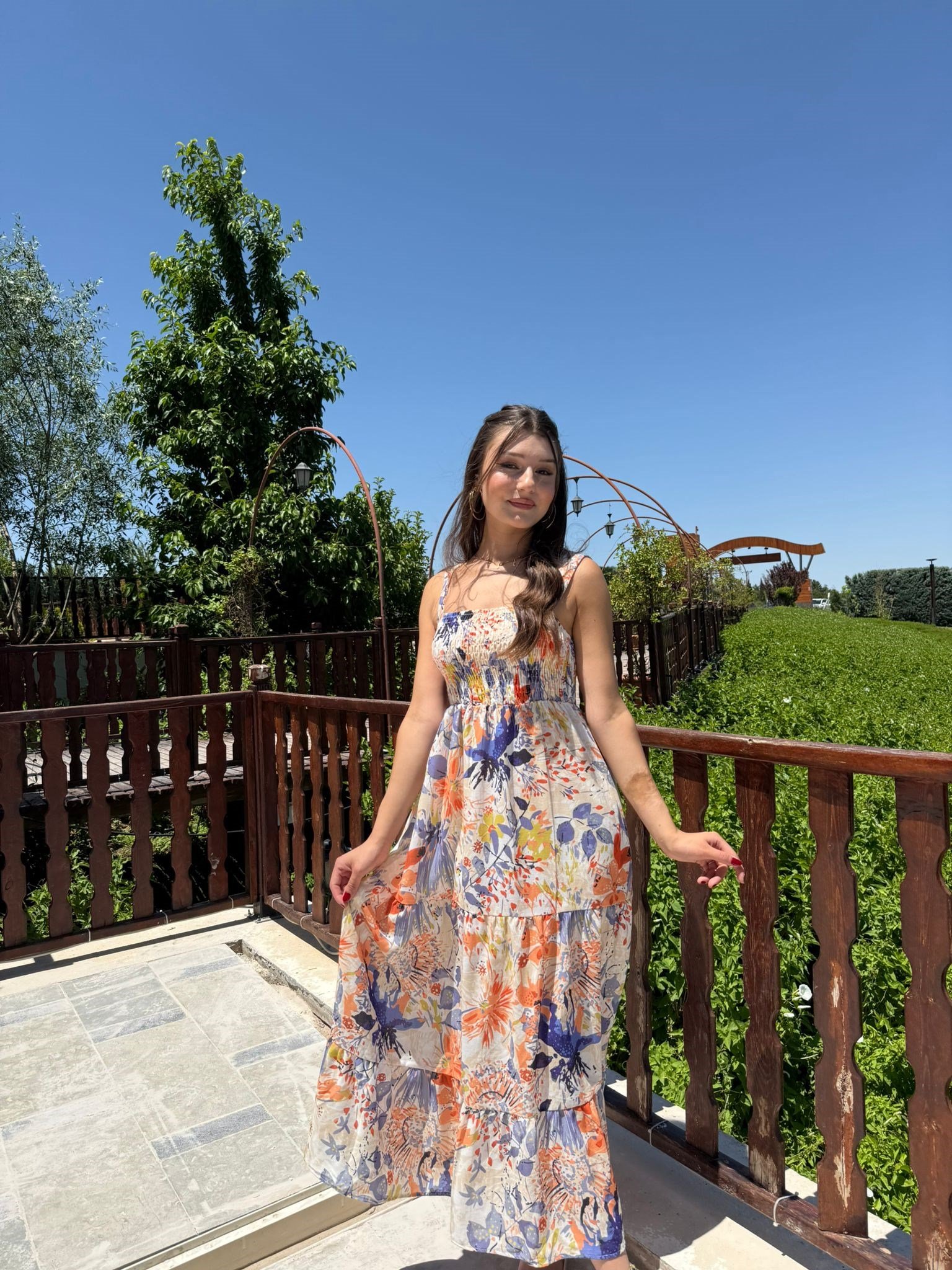 ÇİÇEK DESENLİ ASKILI ELBİSE