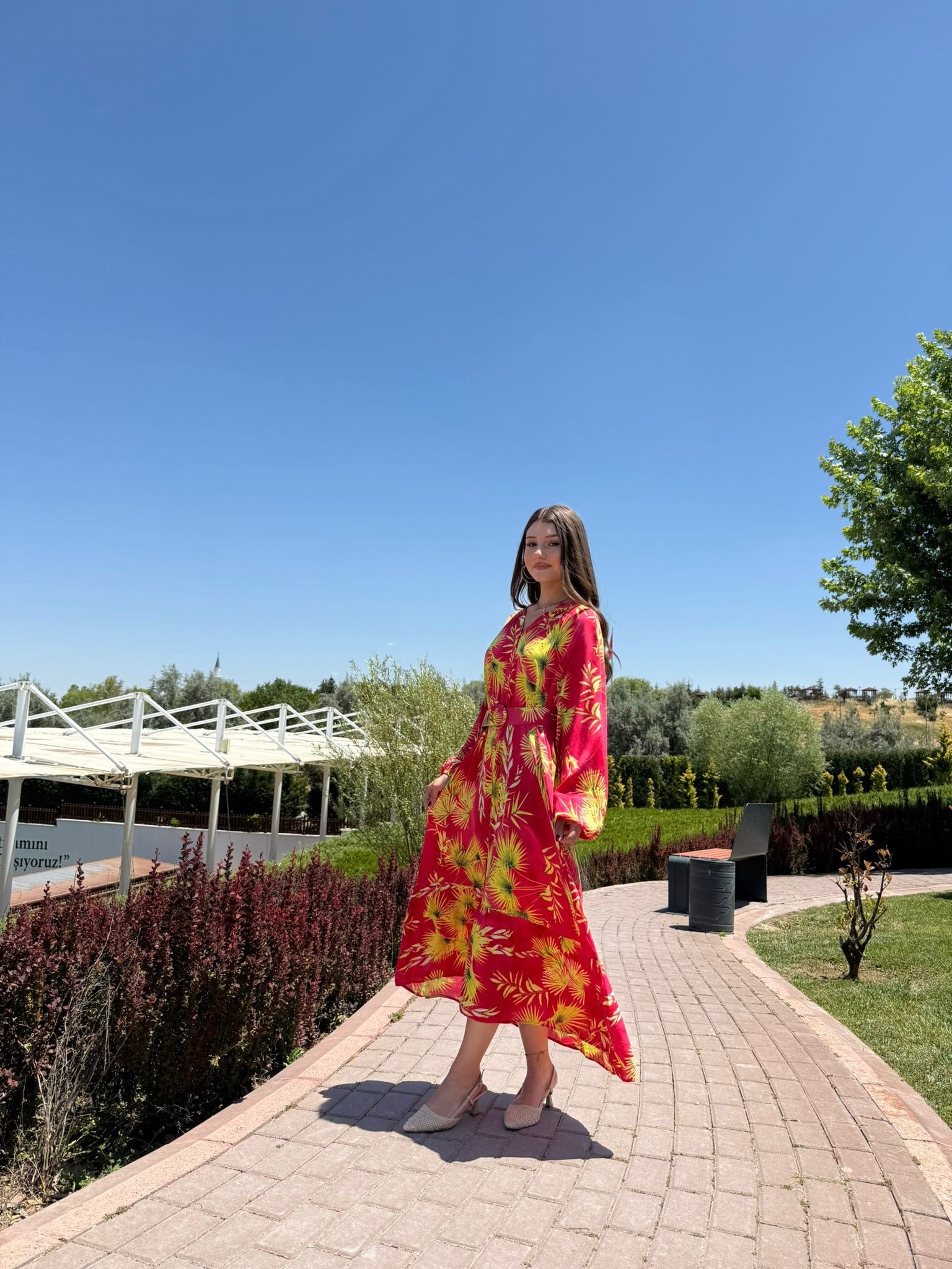 ÇİÇEK DESENLİ ELBİSE