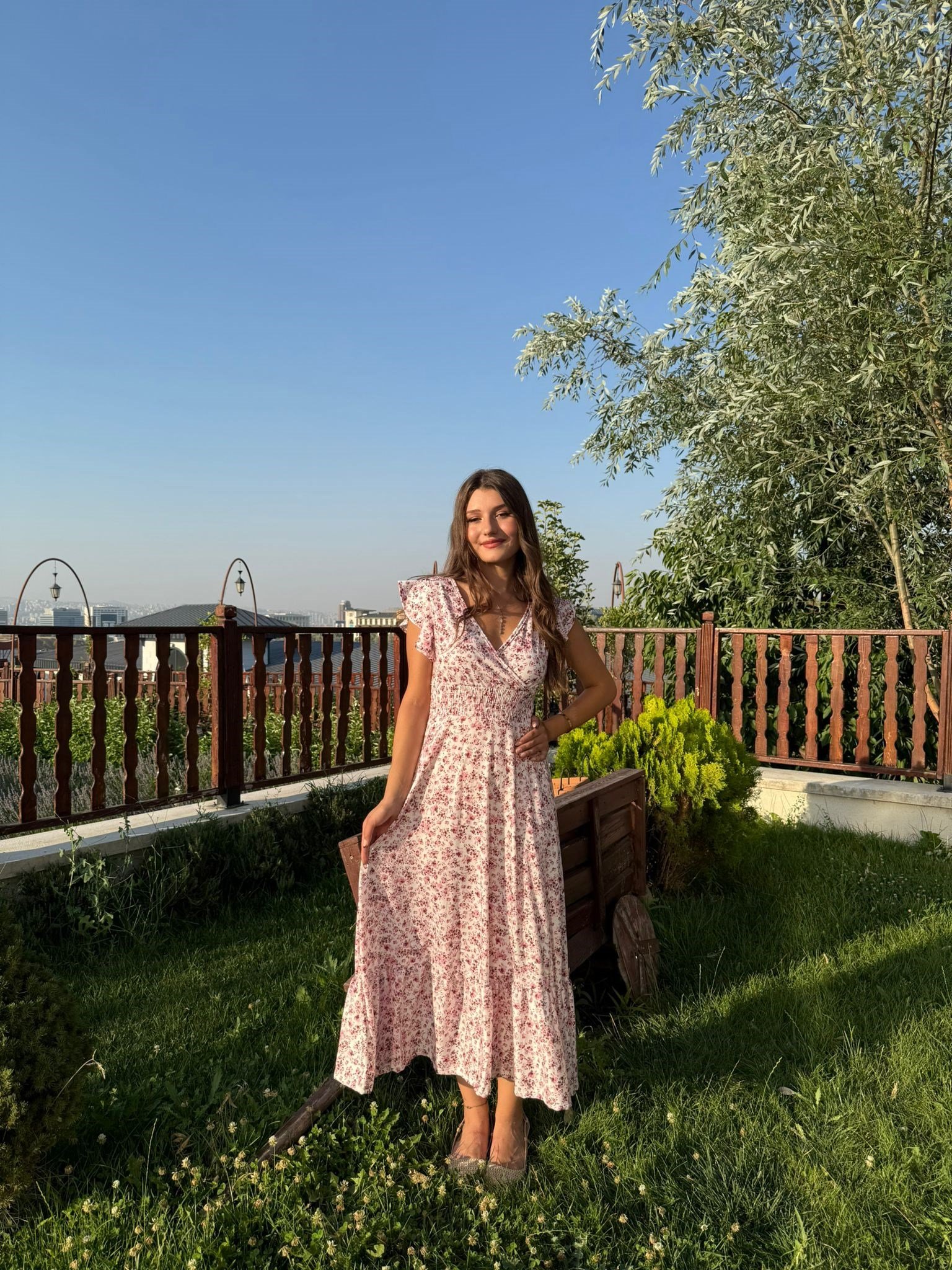 ÇİÇEK DESENLİ MİDİ ELBİSE