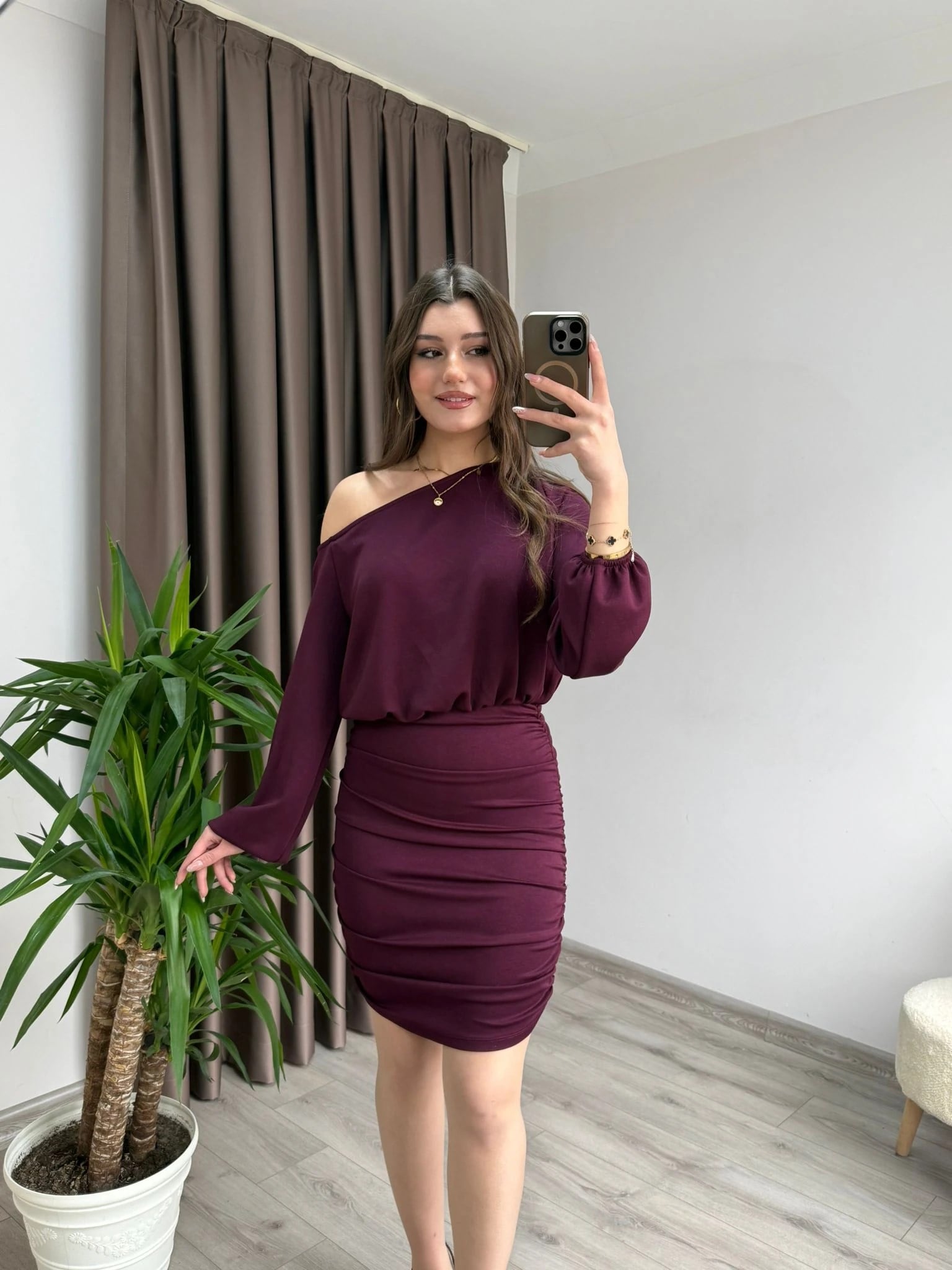 KAYIK YAKA DRAPELİ ELBİSE