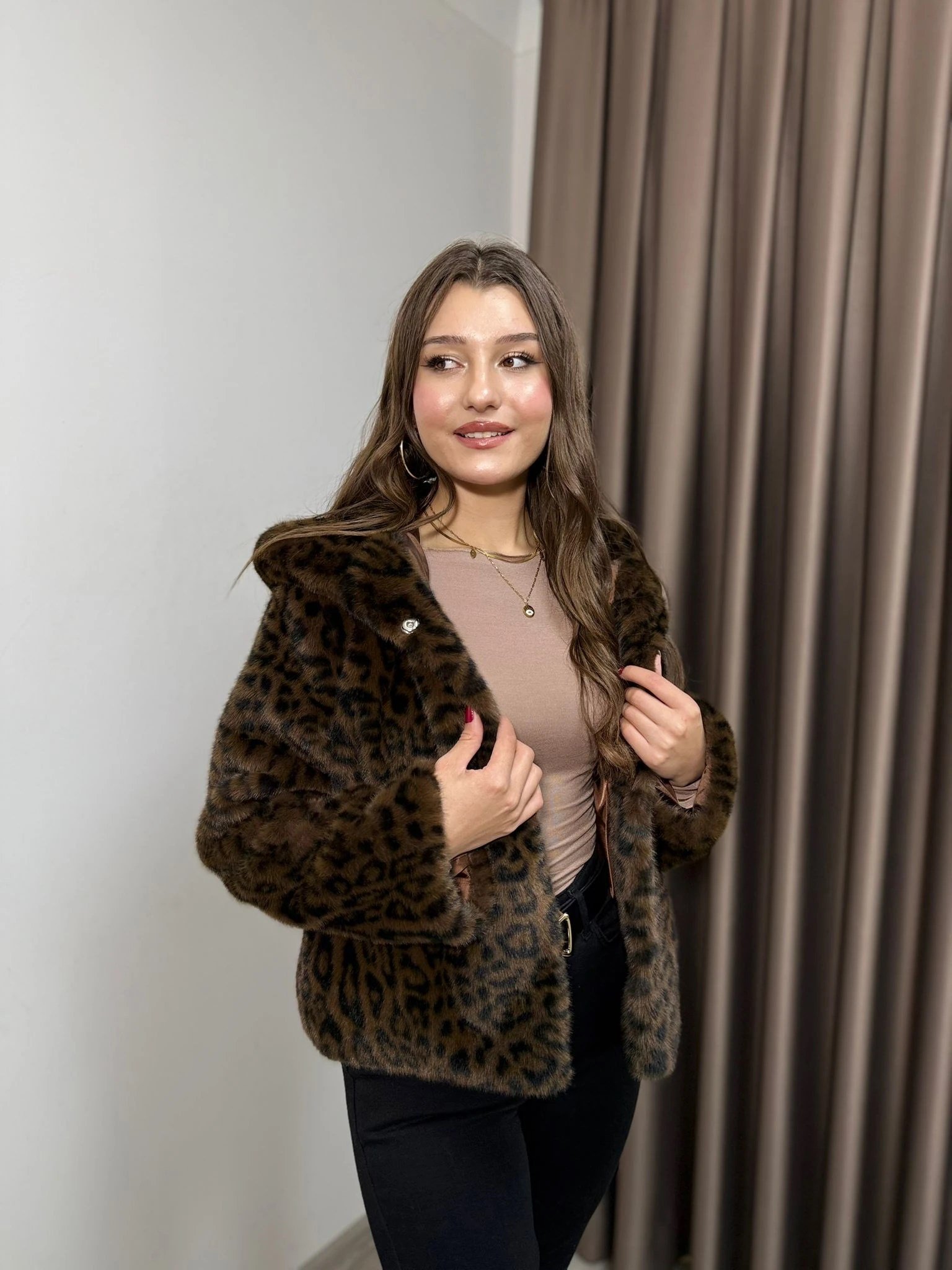 LEOPAR DESENLİ PREMİUM KÜRK