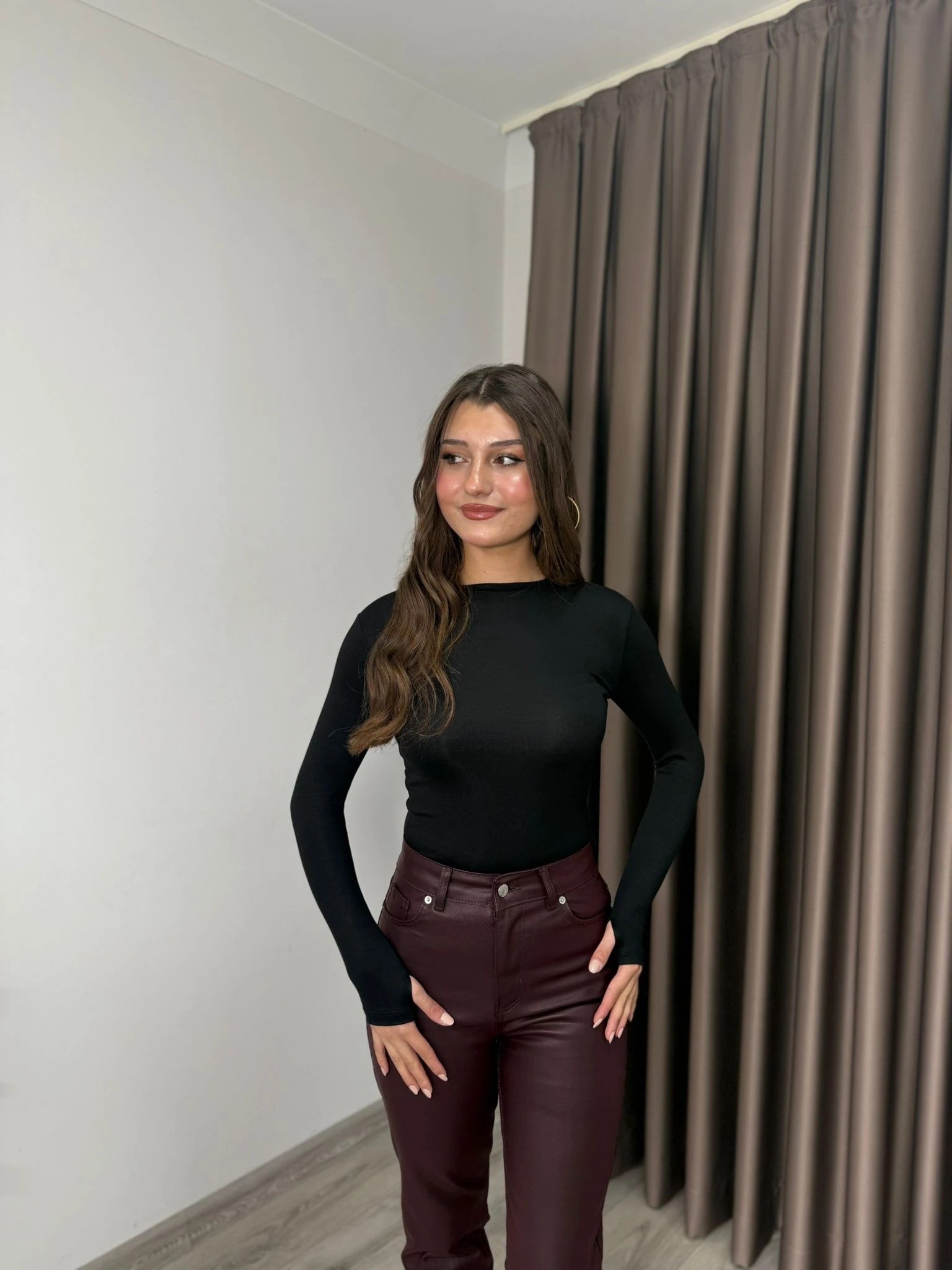 PARMAK GEÇİRMELİ MODAL KUMAŞ BADİ