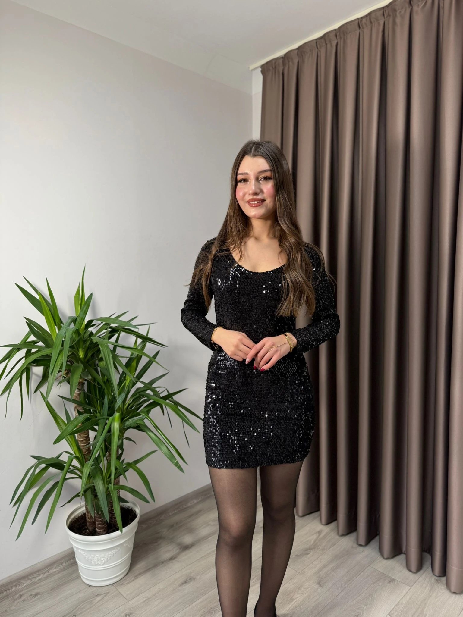 PAYETLİ MİNİ ELBİSE