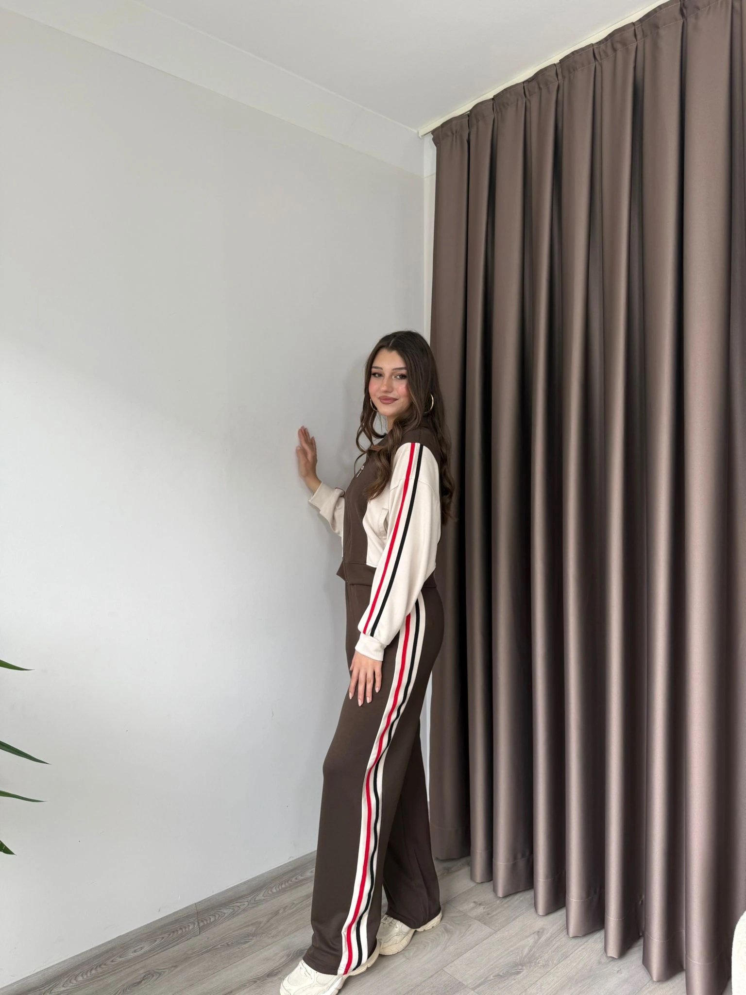 ŞERİTLİ EŞOFMAN TAKIMI
