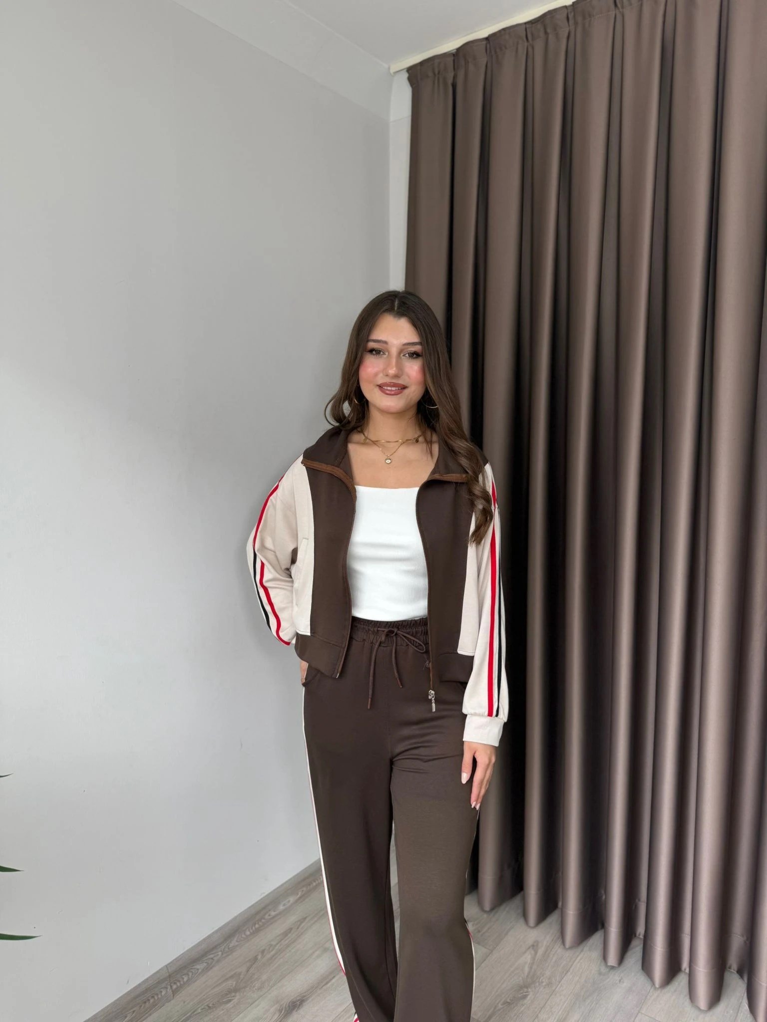 ŞERİTLİ EŞOFMAN TAKIMI