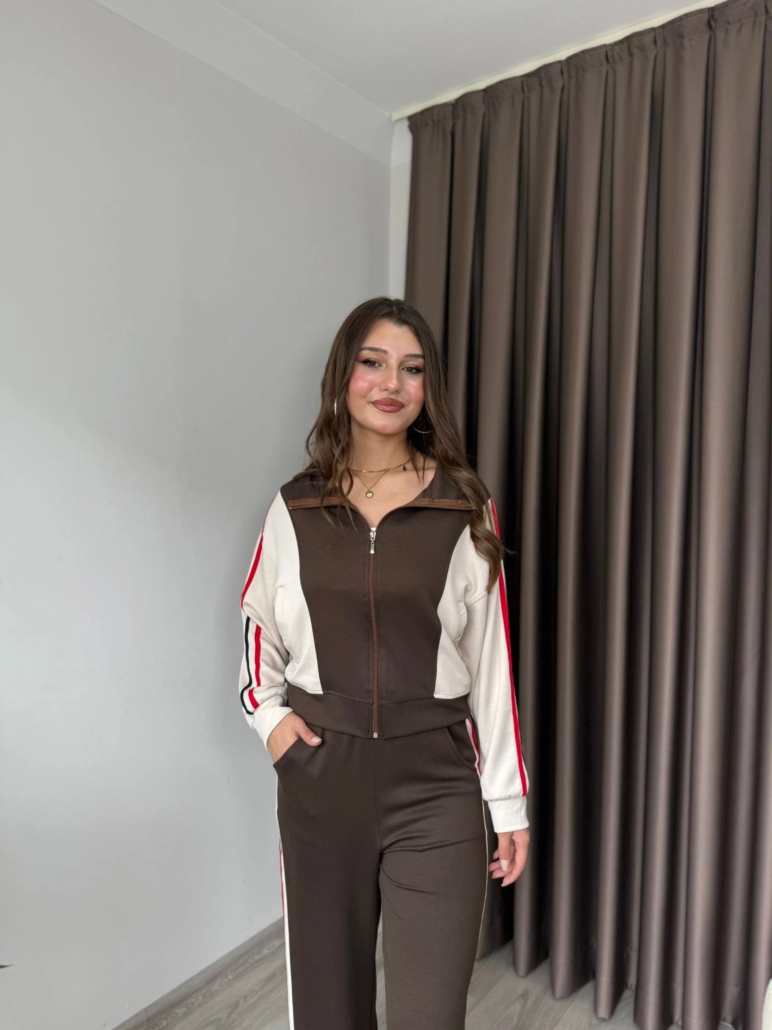 ŞERİTLİ EŞOFMAN TAKIMI