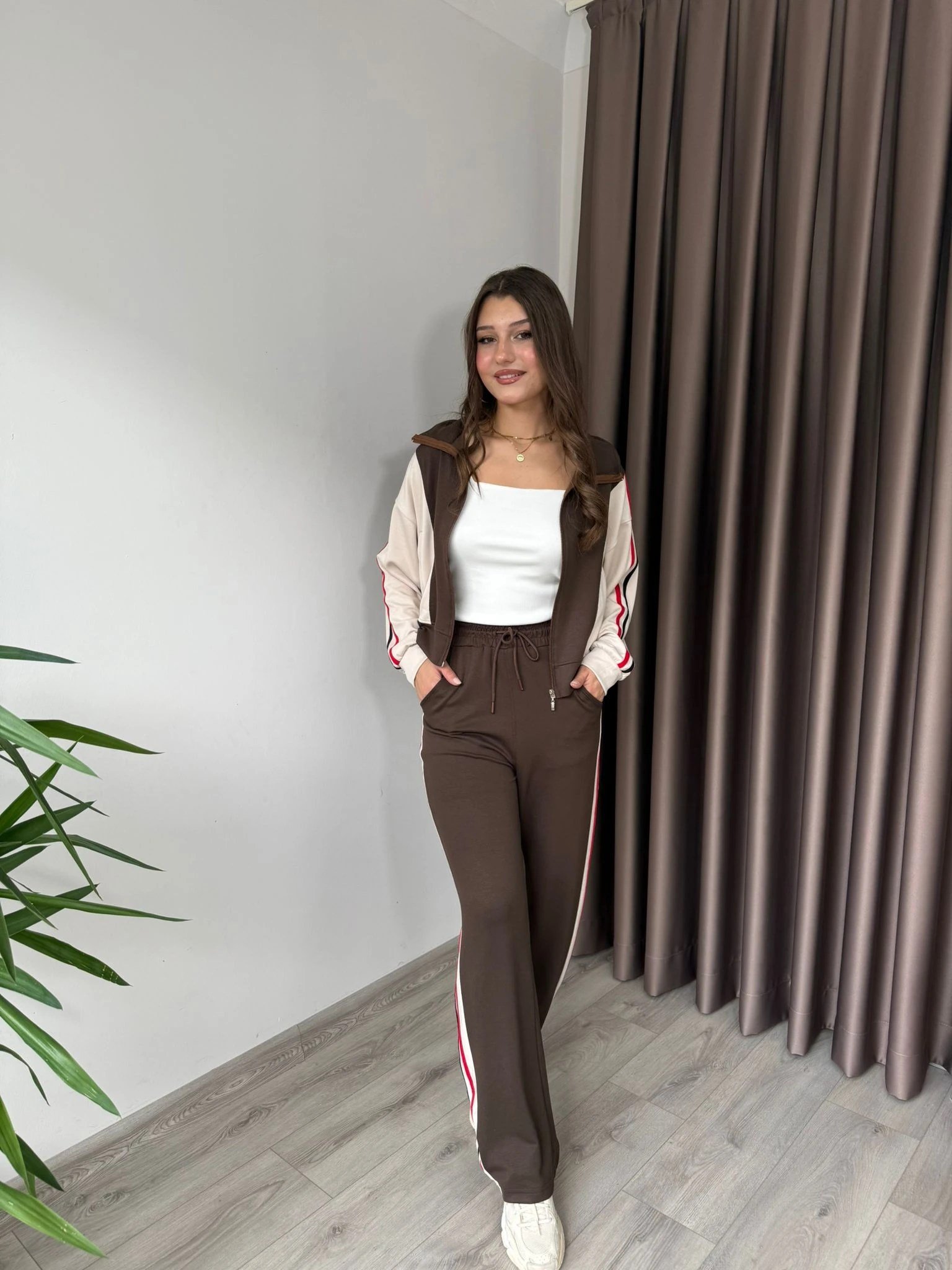 ŞERİTLİ EŞOFMAN TAKIMI