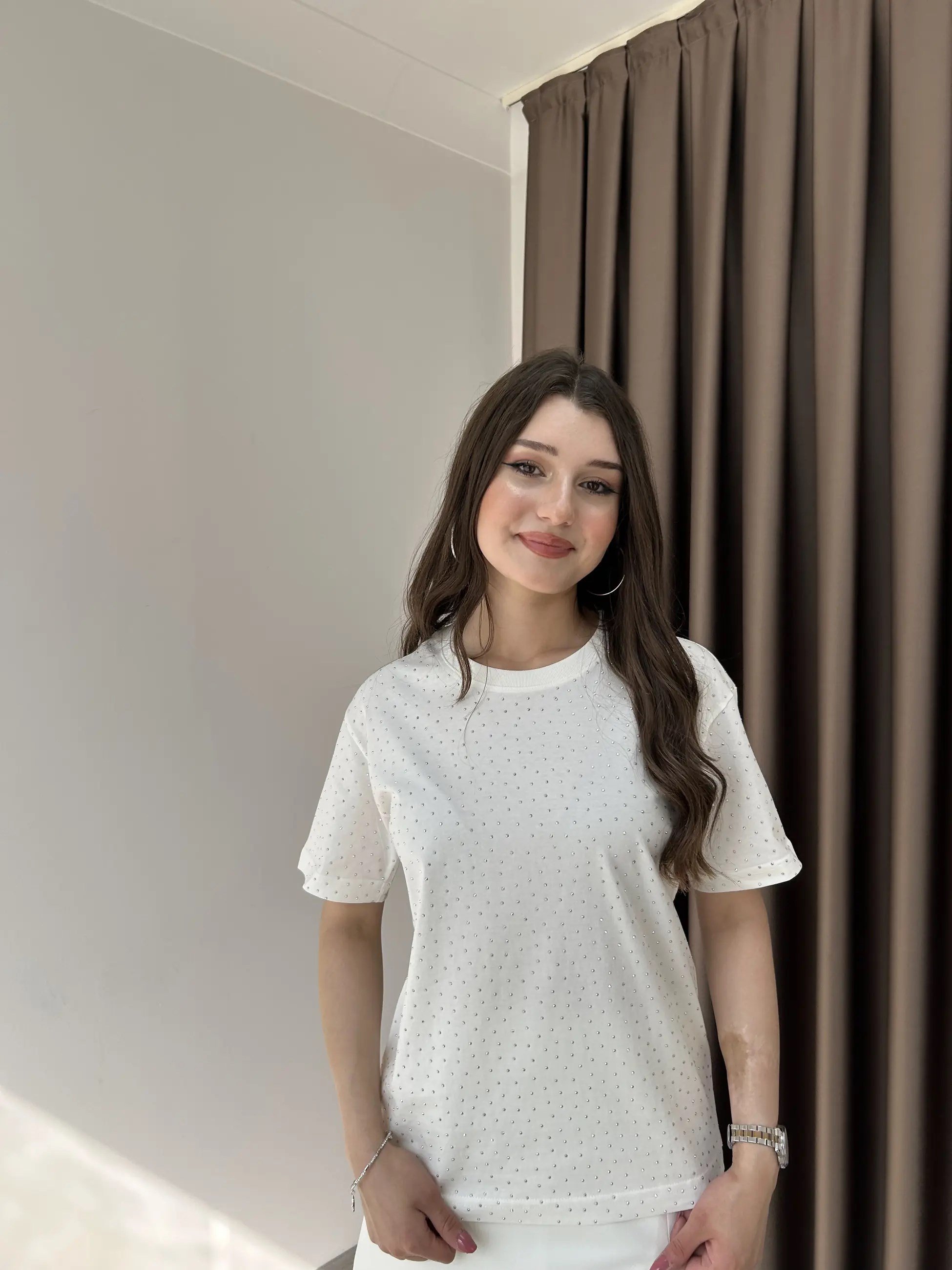 TAŞLI TİŞÖRT