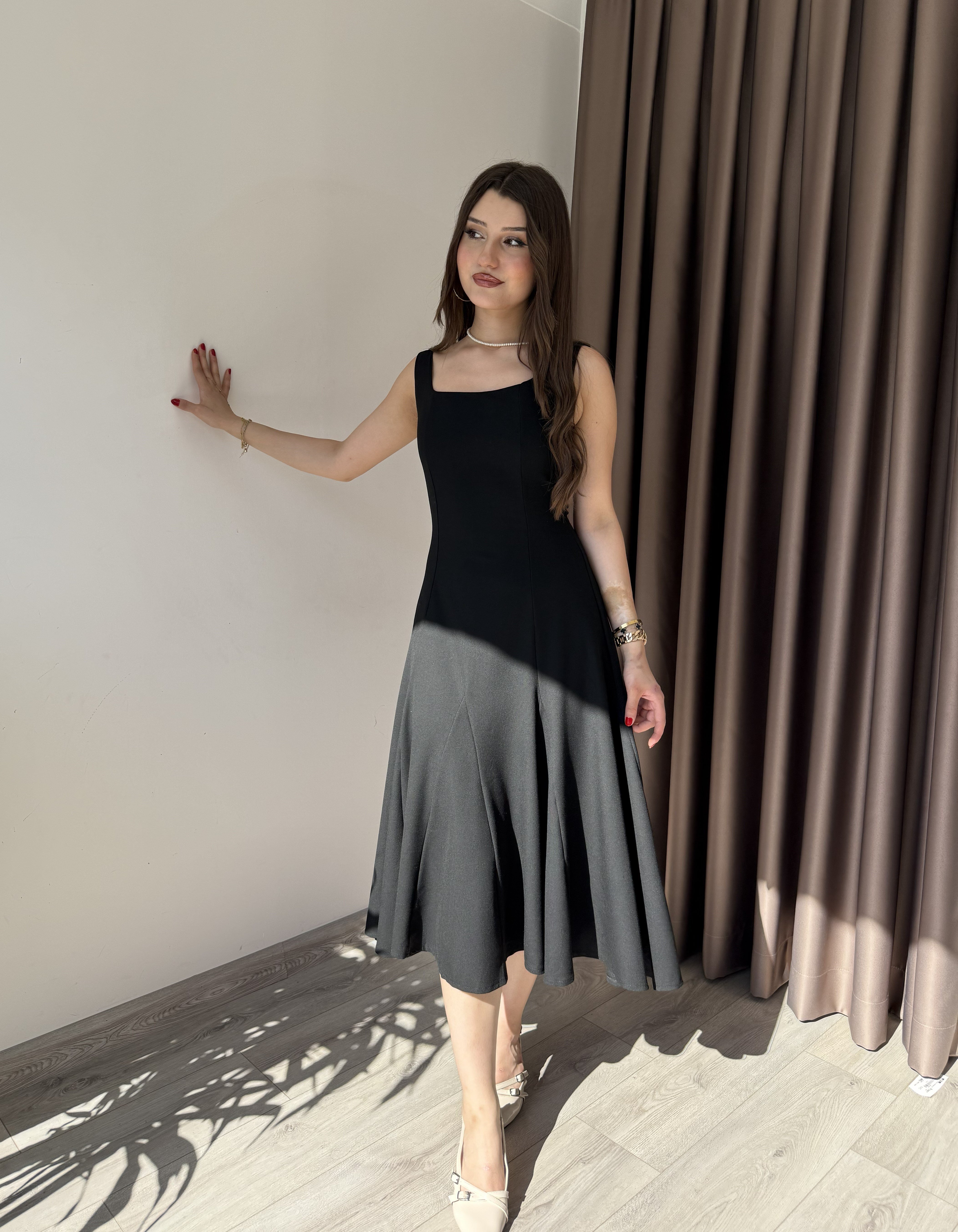 VOLANLI MİDİ ELBİSE