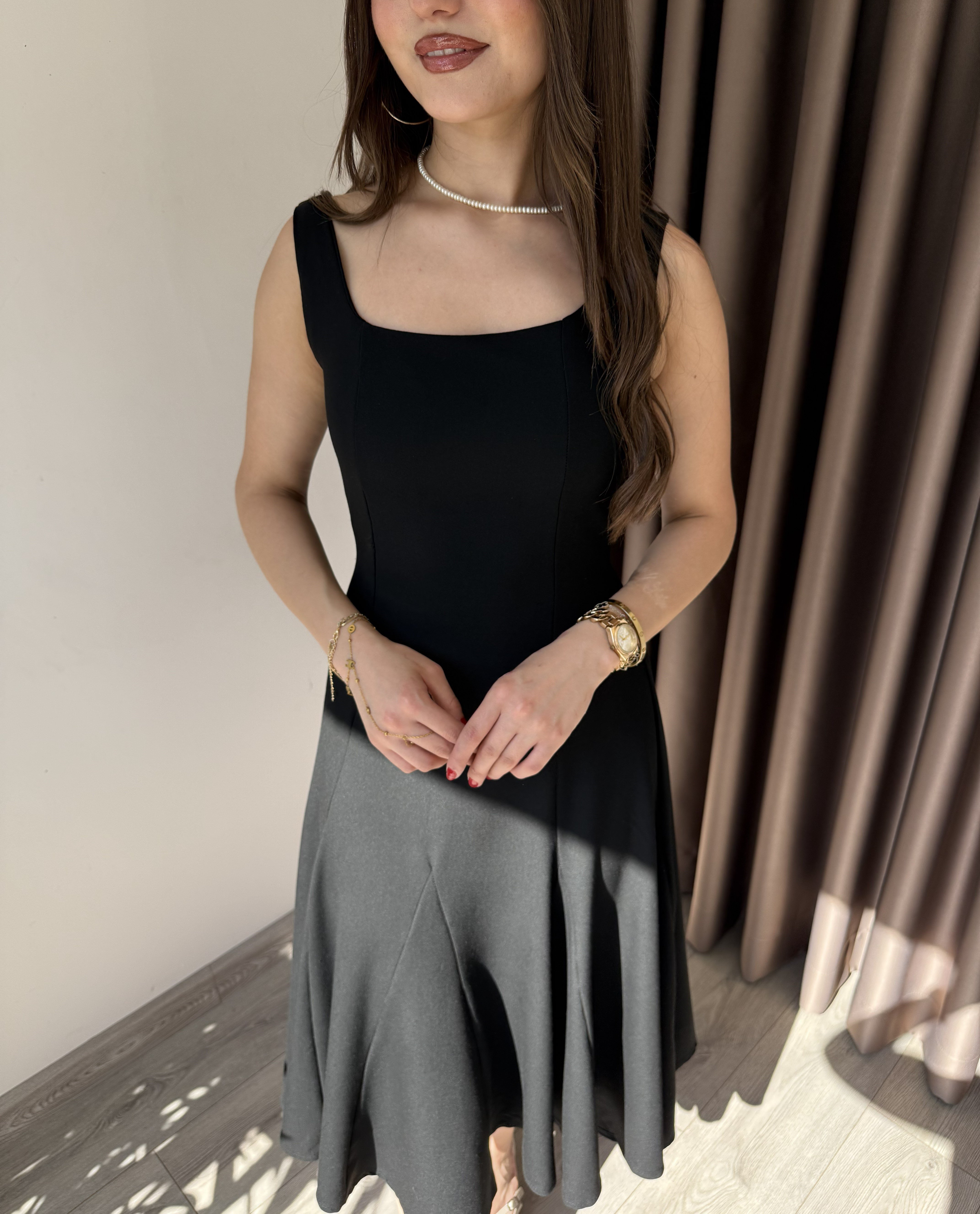 VOLANLI MİDİ ELBİSE