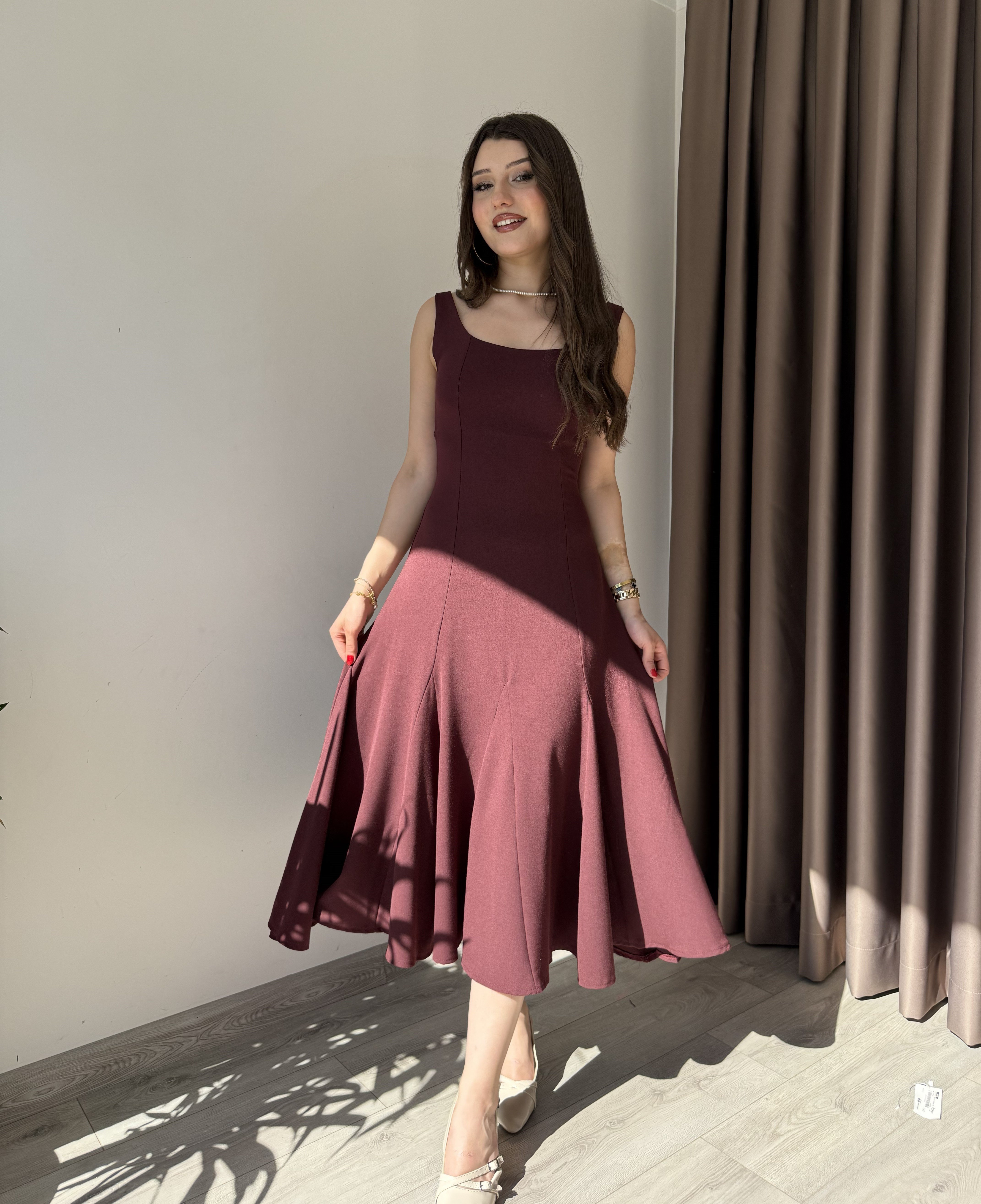 VOLANLI MİDİ ELBİSE