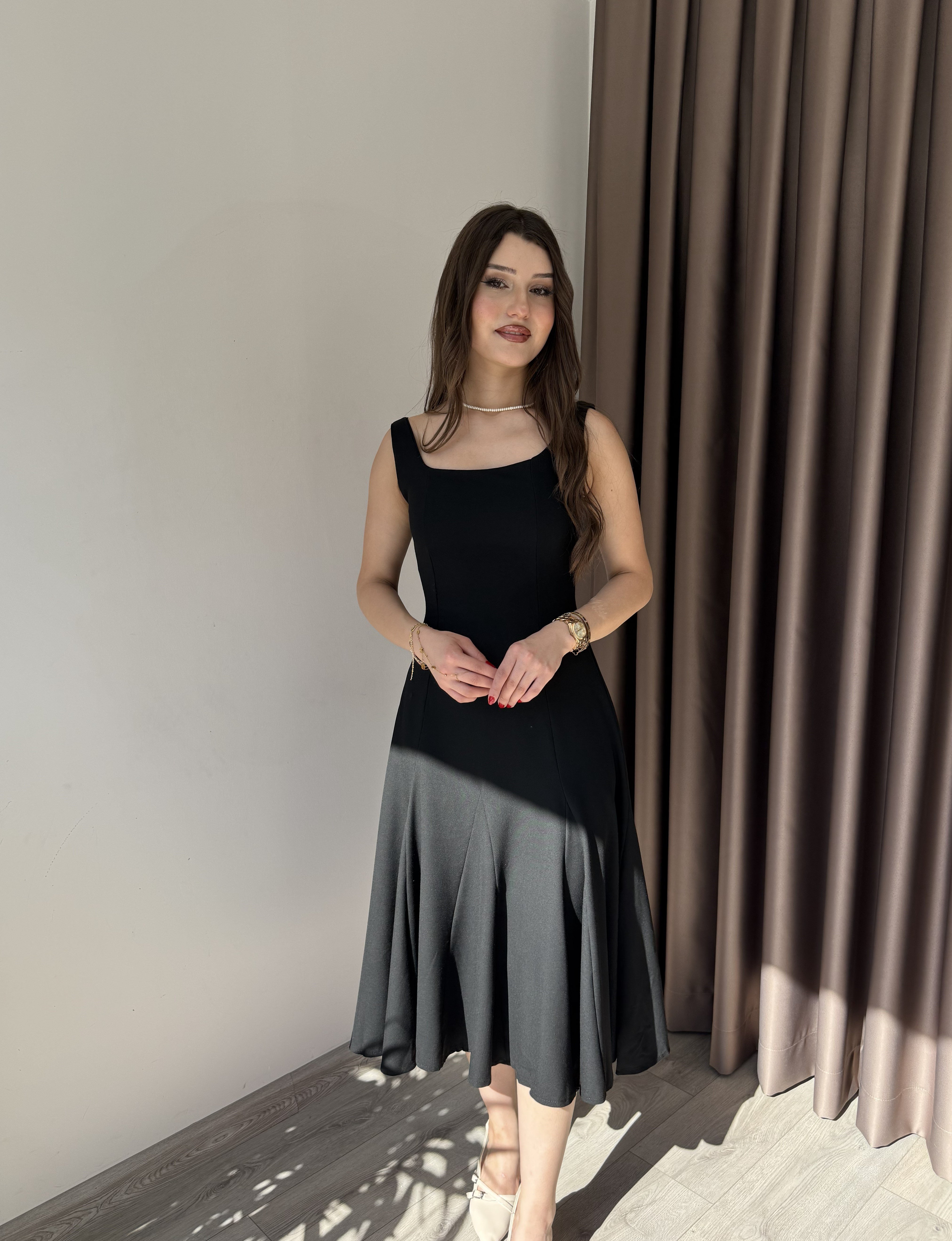 VOLANLI MİDİ ELBİSE