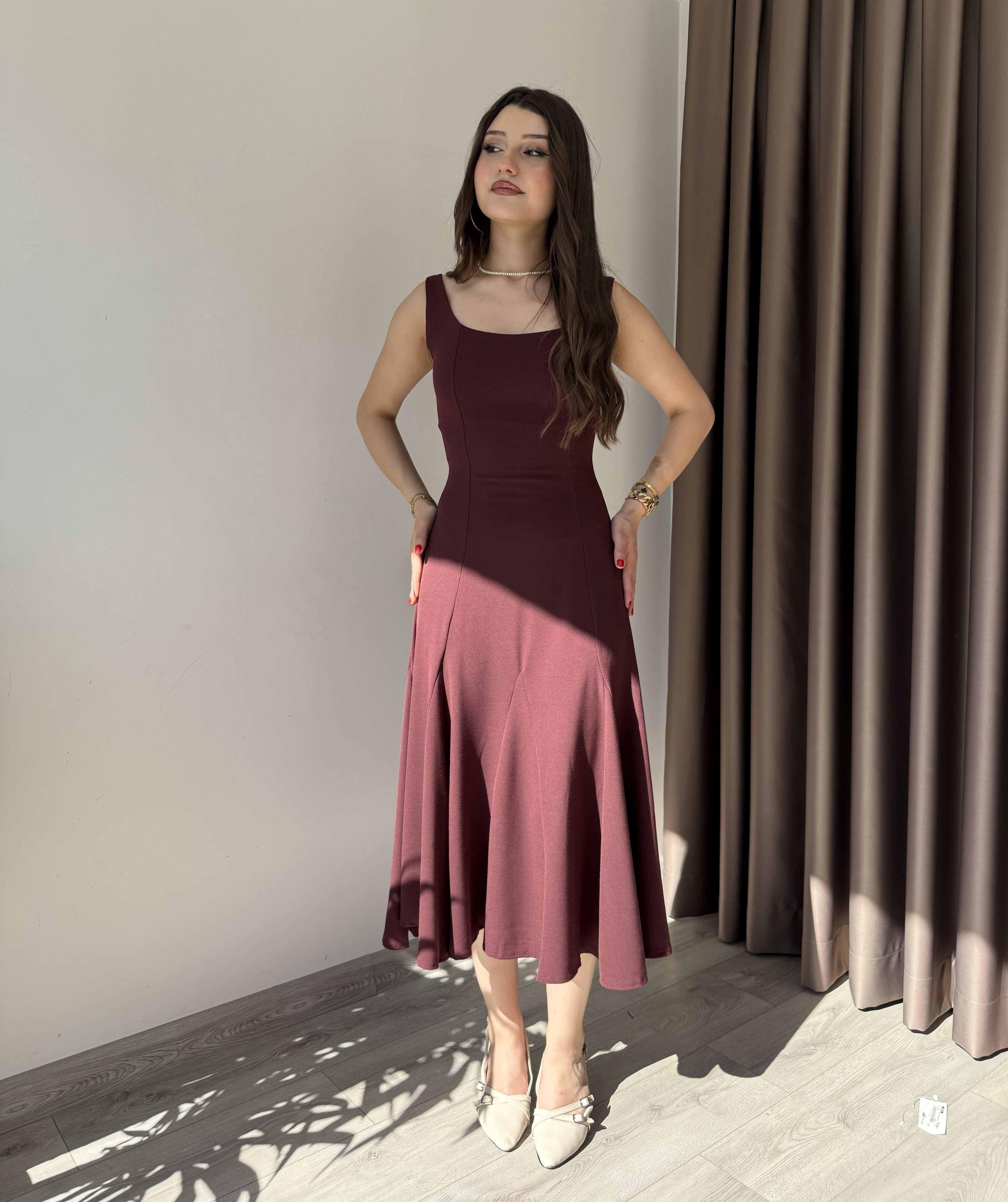 VOLANLI MİDİ ELBİSE