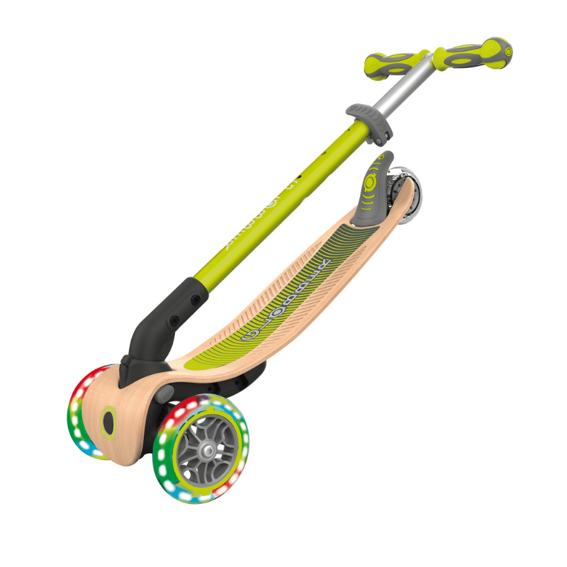 GlobberGlobber Primo Wood Katlanabilir Işıklı Scooter - Yeşil