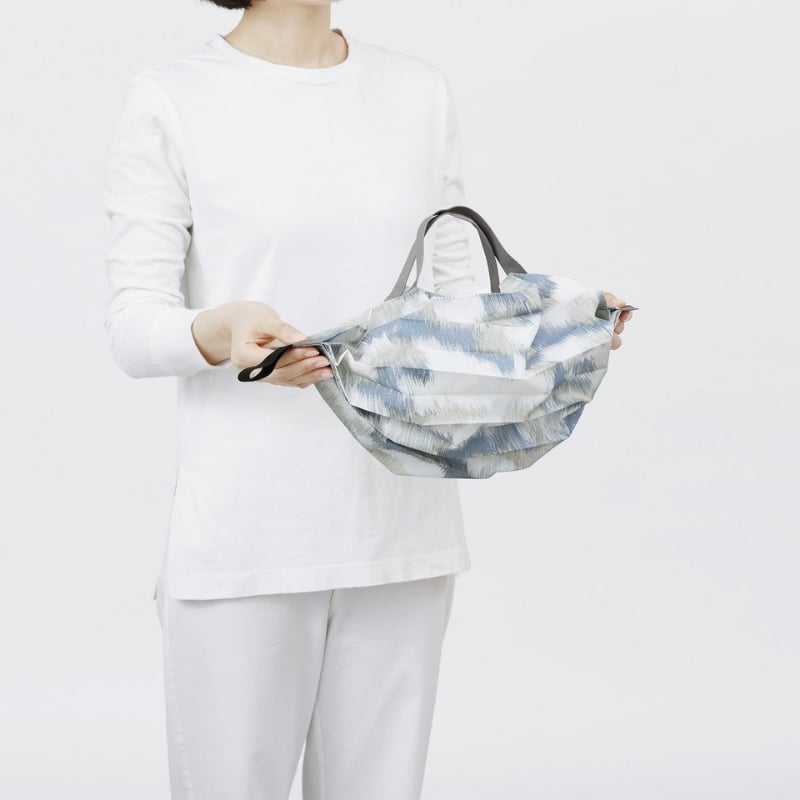 Shupatto Compact Bag M - Floating Clouds