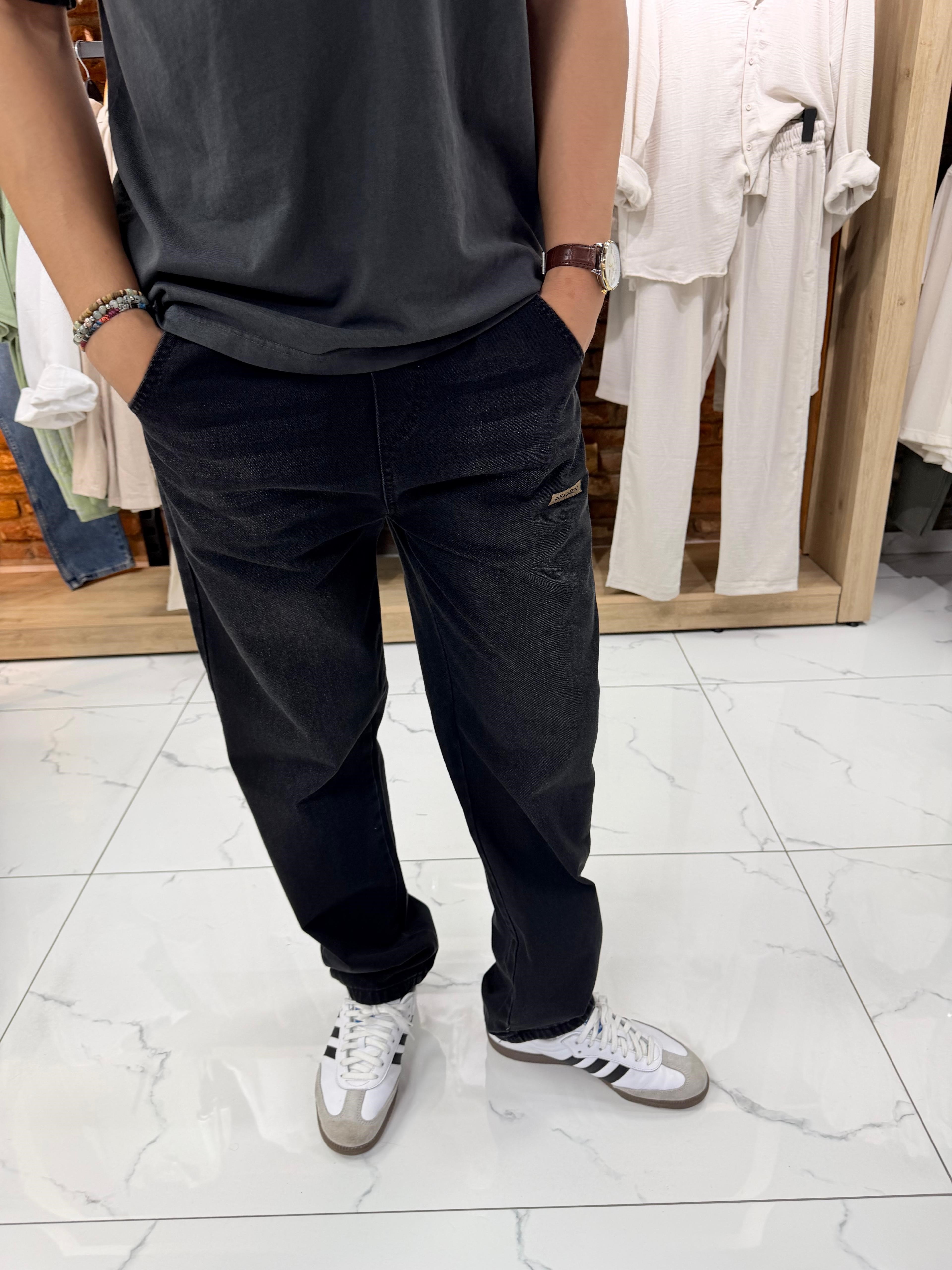 AMBLEMLİ BAGGY KOT PANTOLON 462