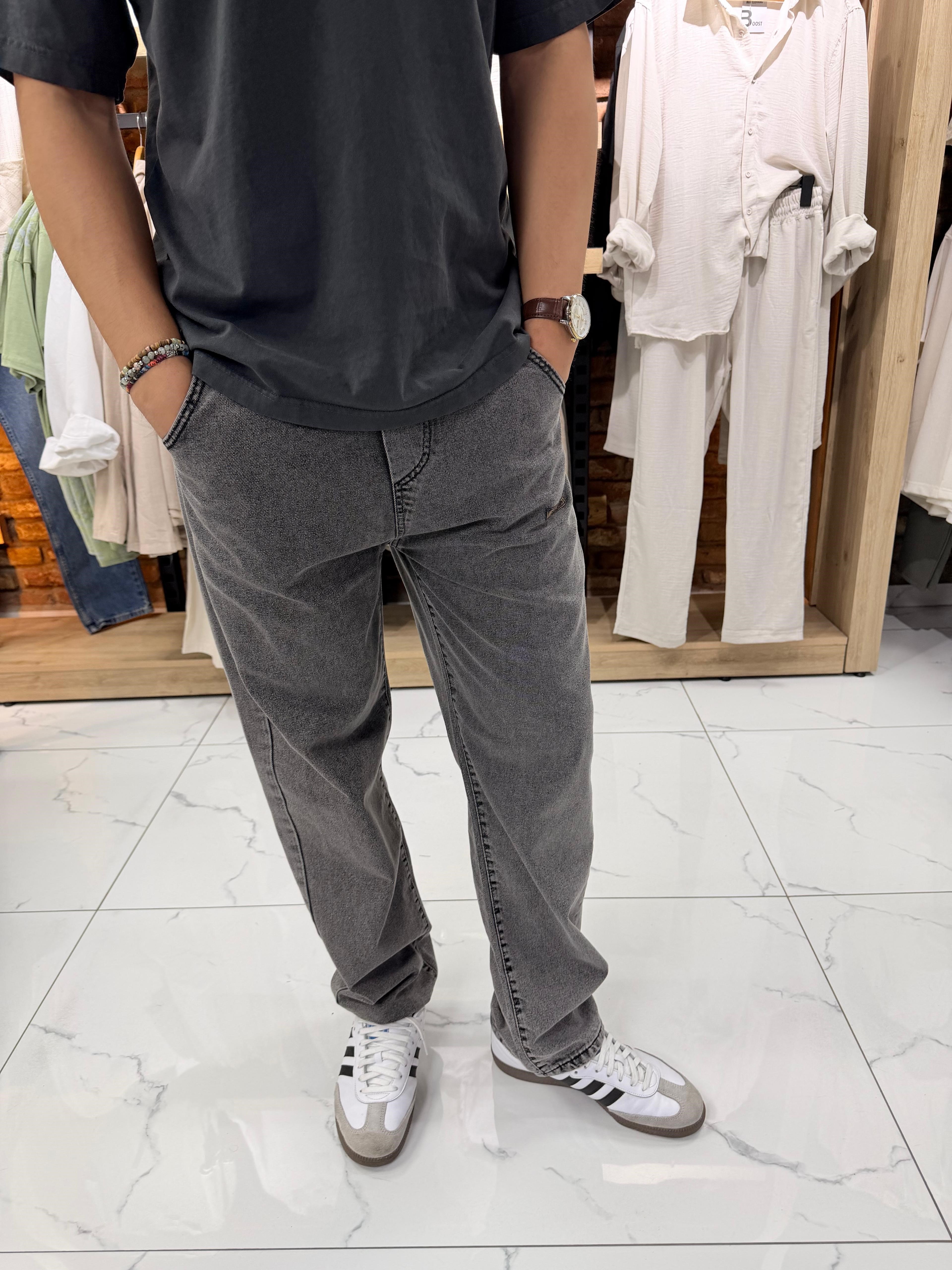 AMBLEMLİ BAGGY KOT PANTOLON 525