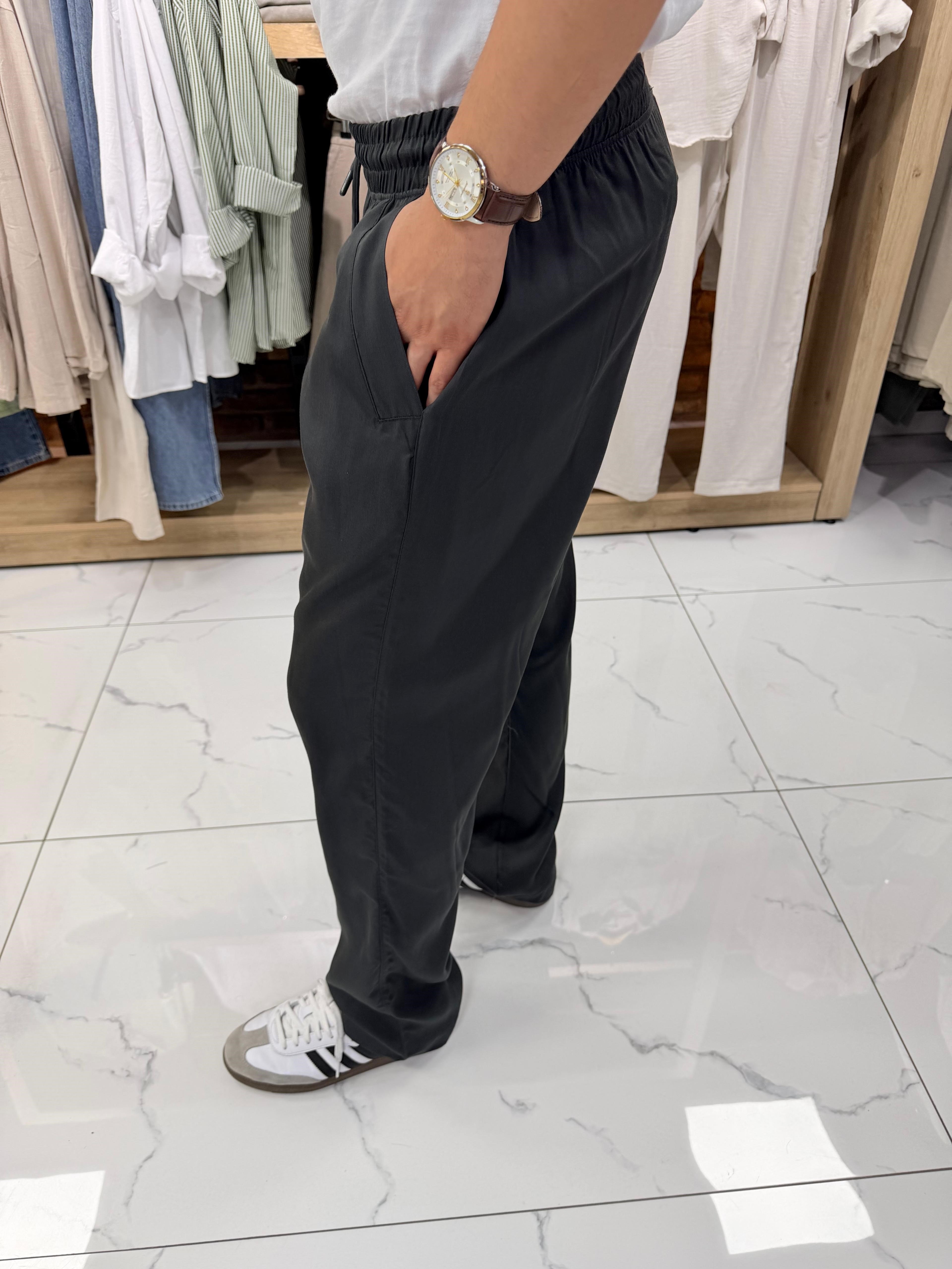BELİ LASTİKLİ KUMAŞ BAGGY PANTOLON