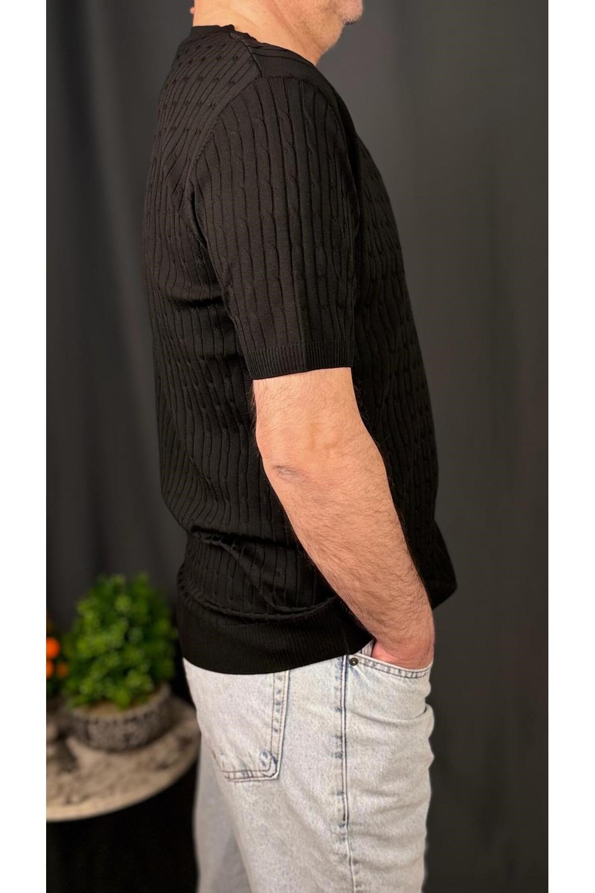 BİSİKLET YAKA , BELİ VE KOLLARI LASTİKLİ , FİT KESİM TİŞÖRT