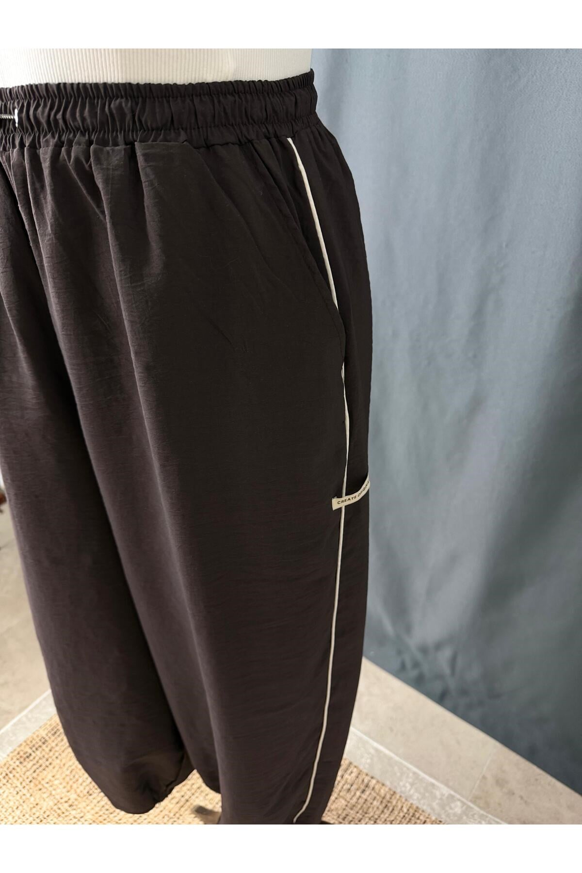 BÜZGÜLÜ PAÇA PARAŞÜT PANTOLON