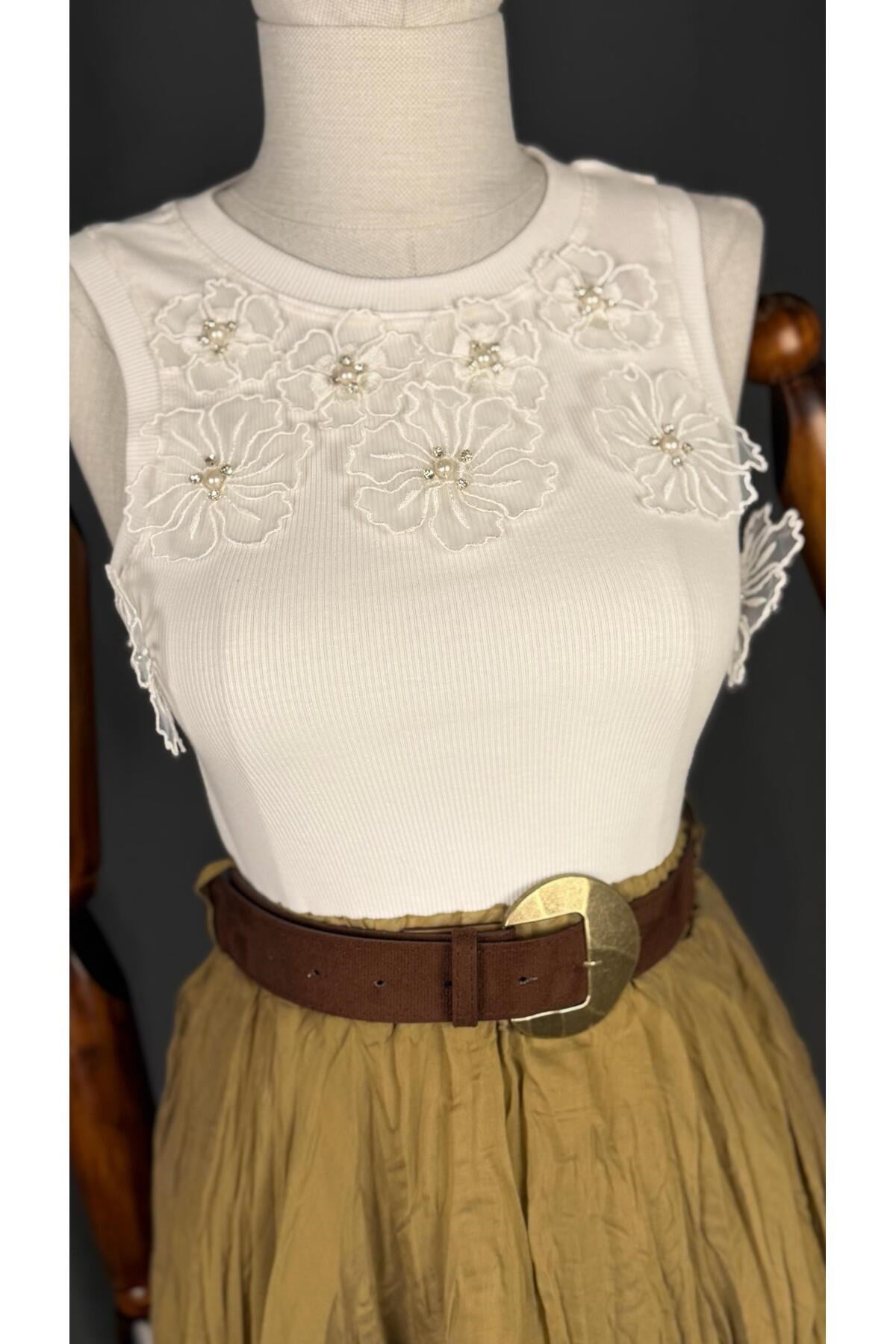 ÇİÇEK AKSESUARLI BODY