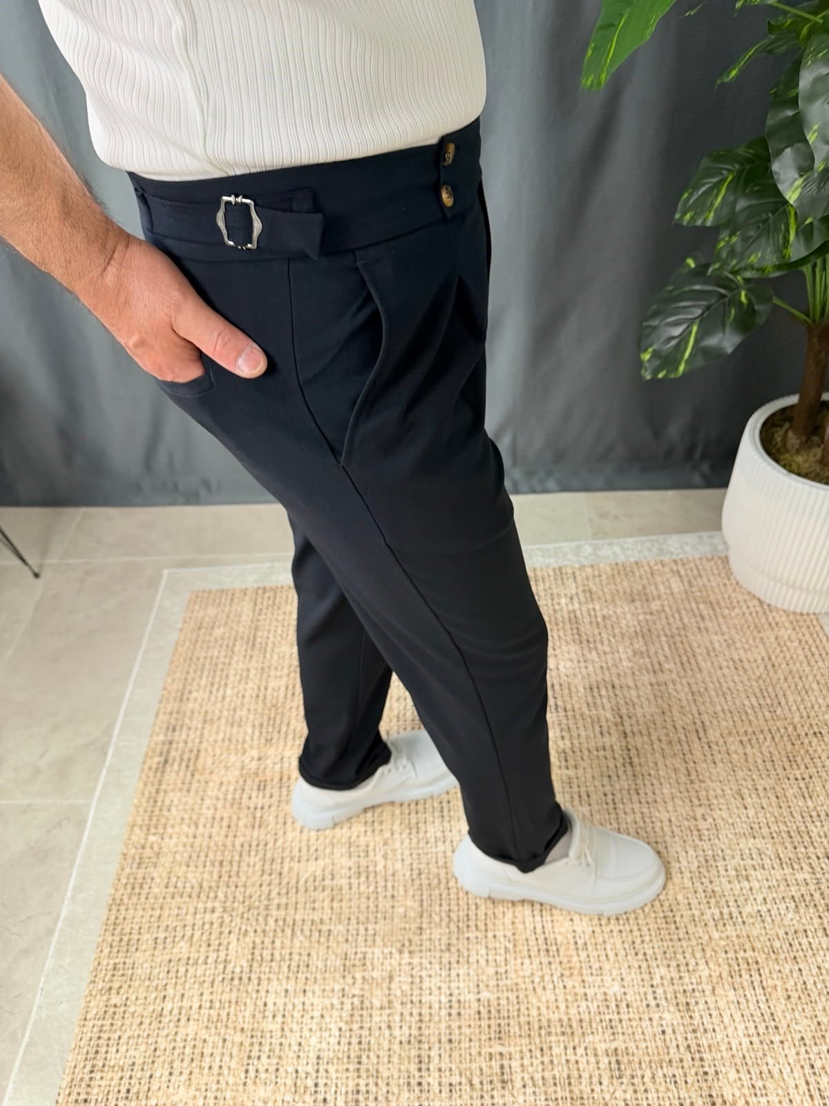 ÇİFT DÜĞMELİ KEMERLİ PANTOLON