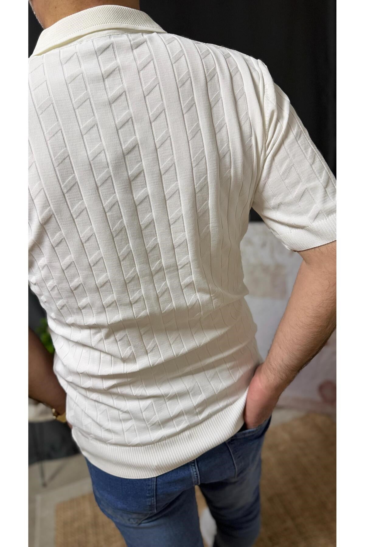 FERMUARLI POLO YAKA, BELİ LASTİKLİ , KENDİNDEN DETAYLI TİŞÖRT