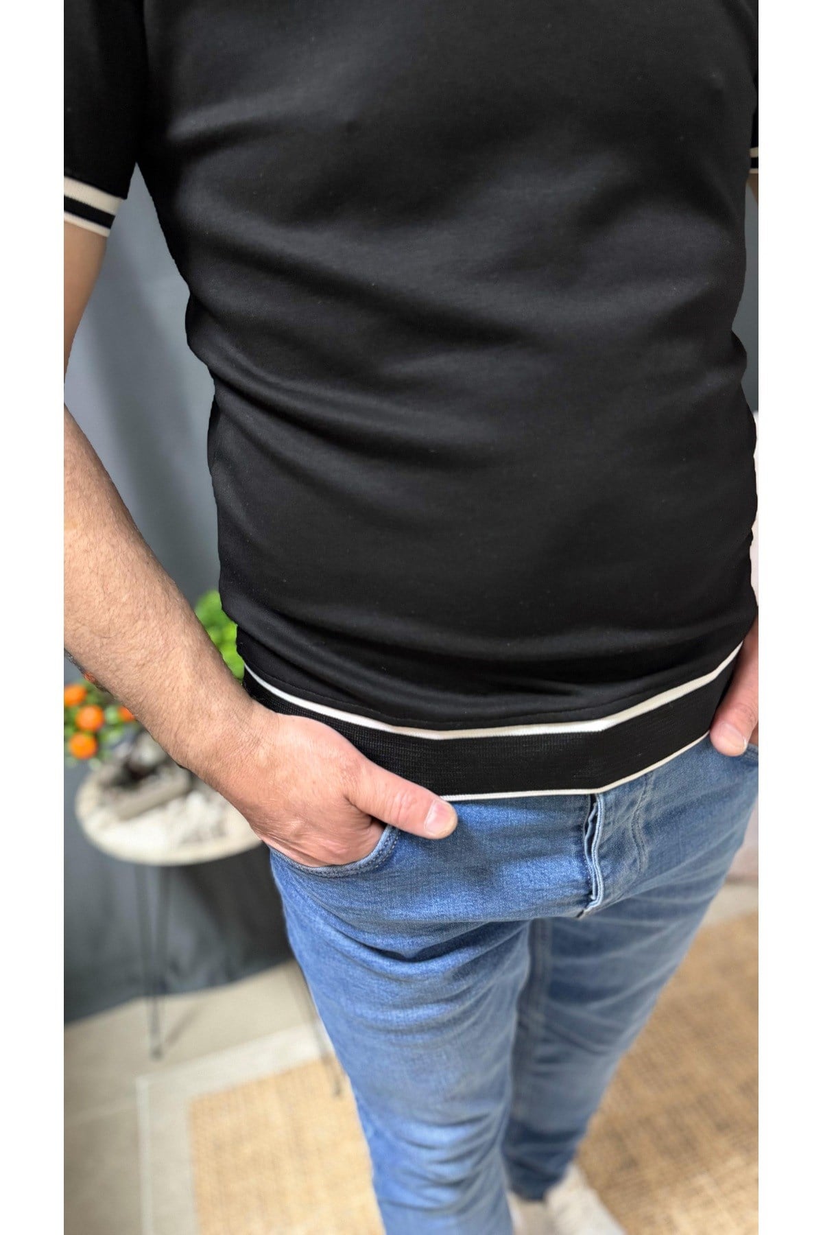 HUMBLE / HUSTLE , BISIKLET YAKA, BELİ VE KOLU DETAYLI, FIT KESIM TIŞÖRT
