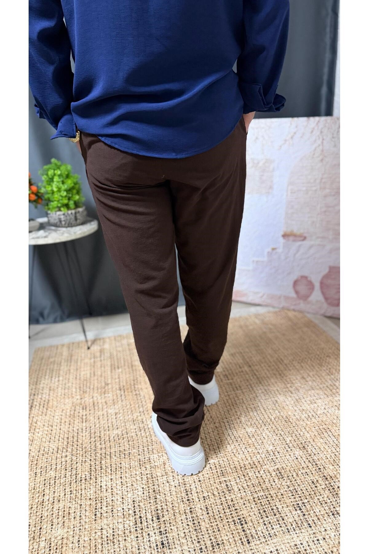 KLASİK DAR KESİM BEL DETAYLI KUMAŞ PANTOLON